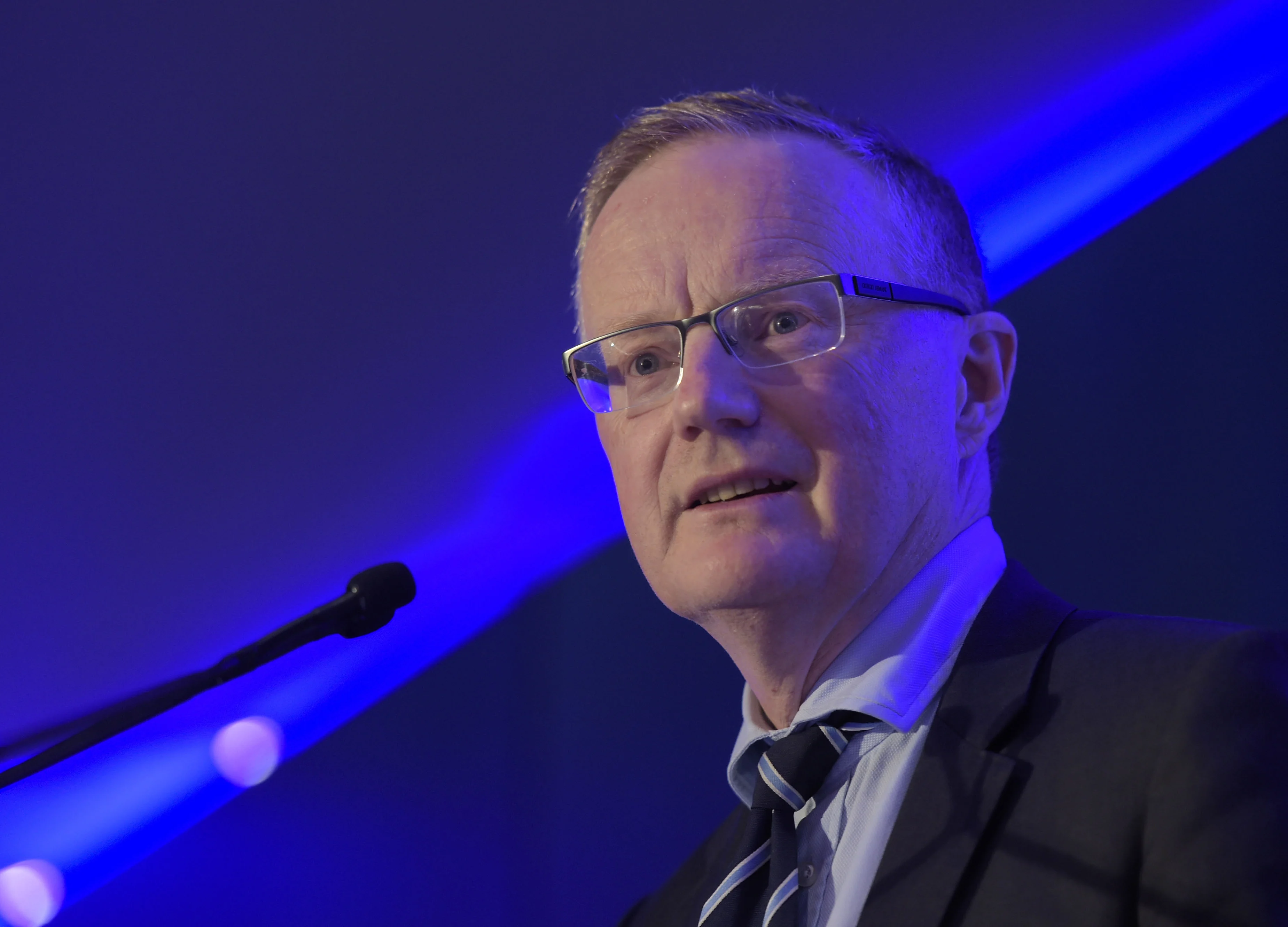 Australia Holds Key Rate, Wagers Property Will Lift Spirits