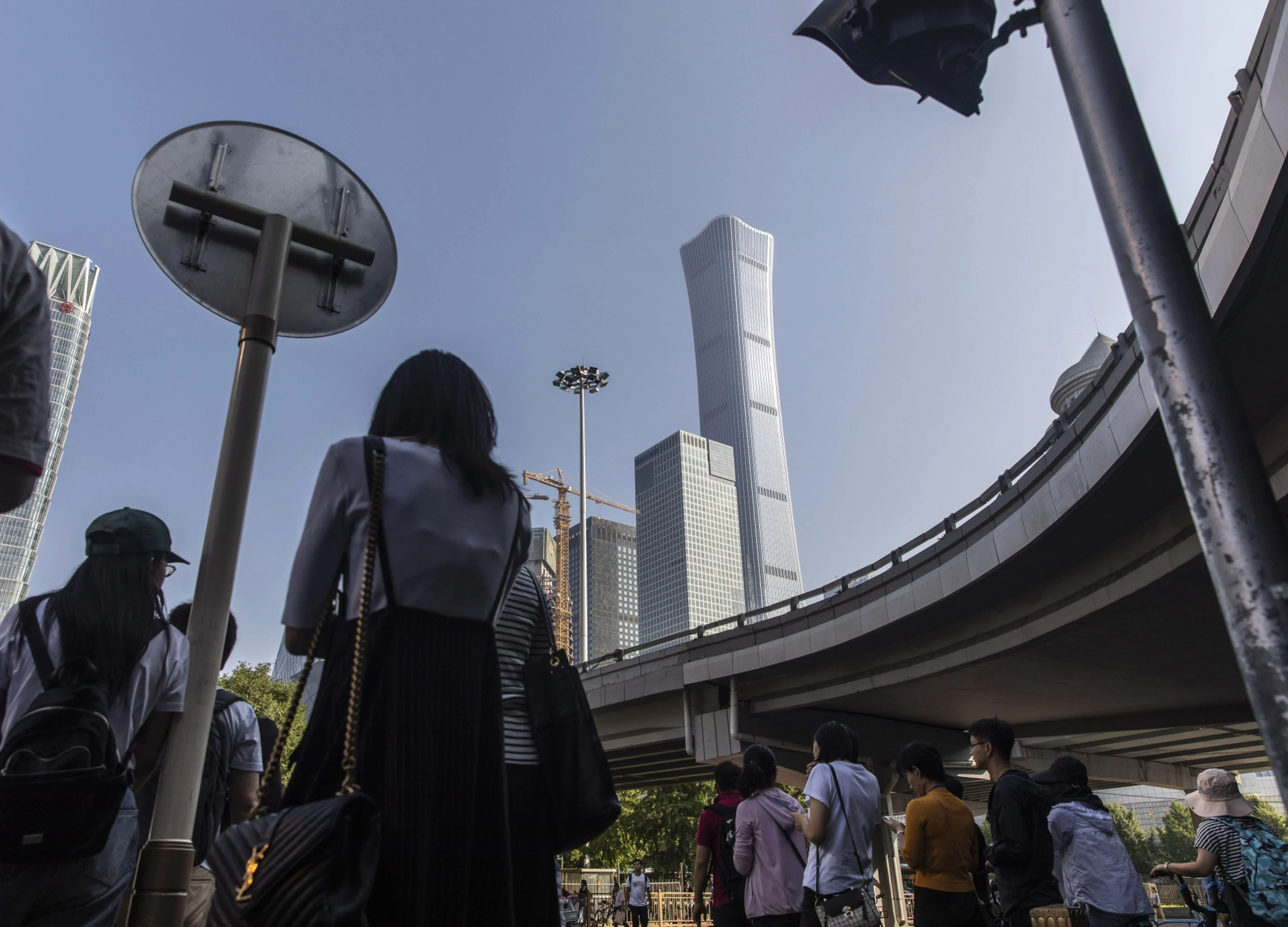 China Stockpiles U.S. Chips as ‘Silicon Curtain’ Descends