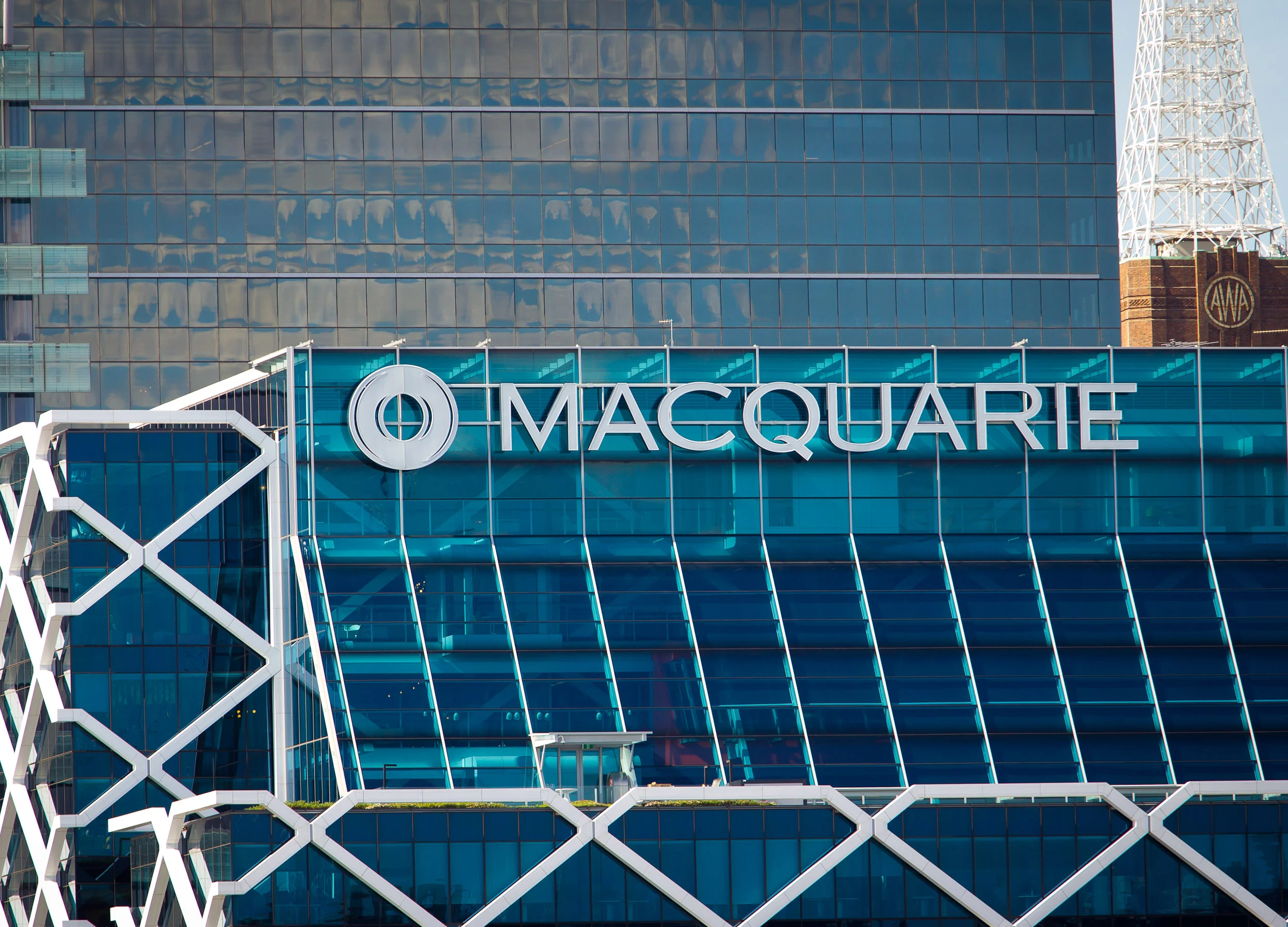 Macquarie Nears $2 Billion Deal for Goldman-Backed AirTrunk