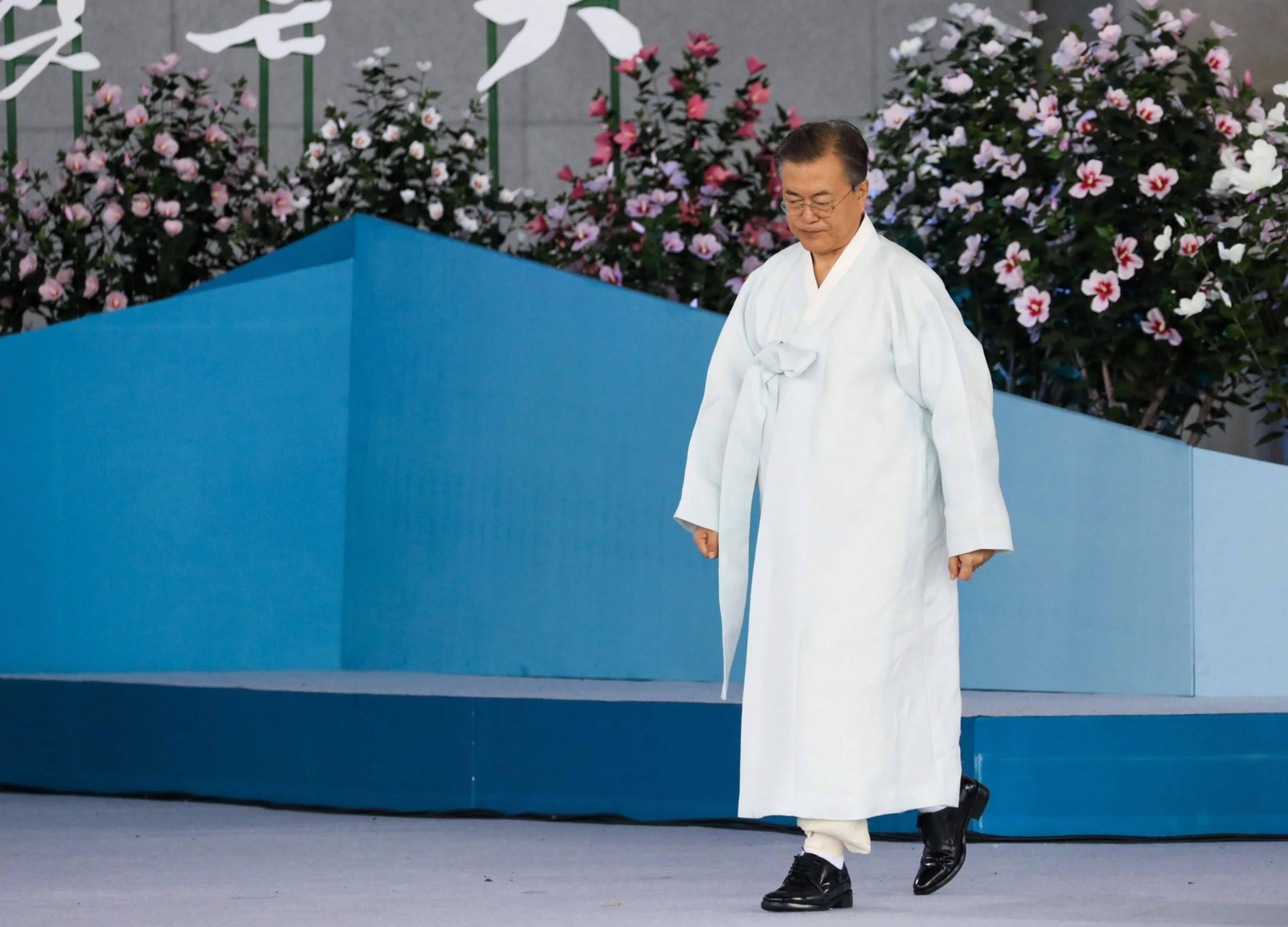South Korea’s Moon Faces Crisis With Echoes of Park’s Downfall