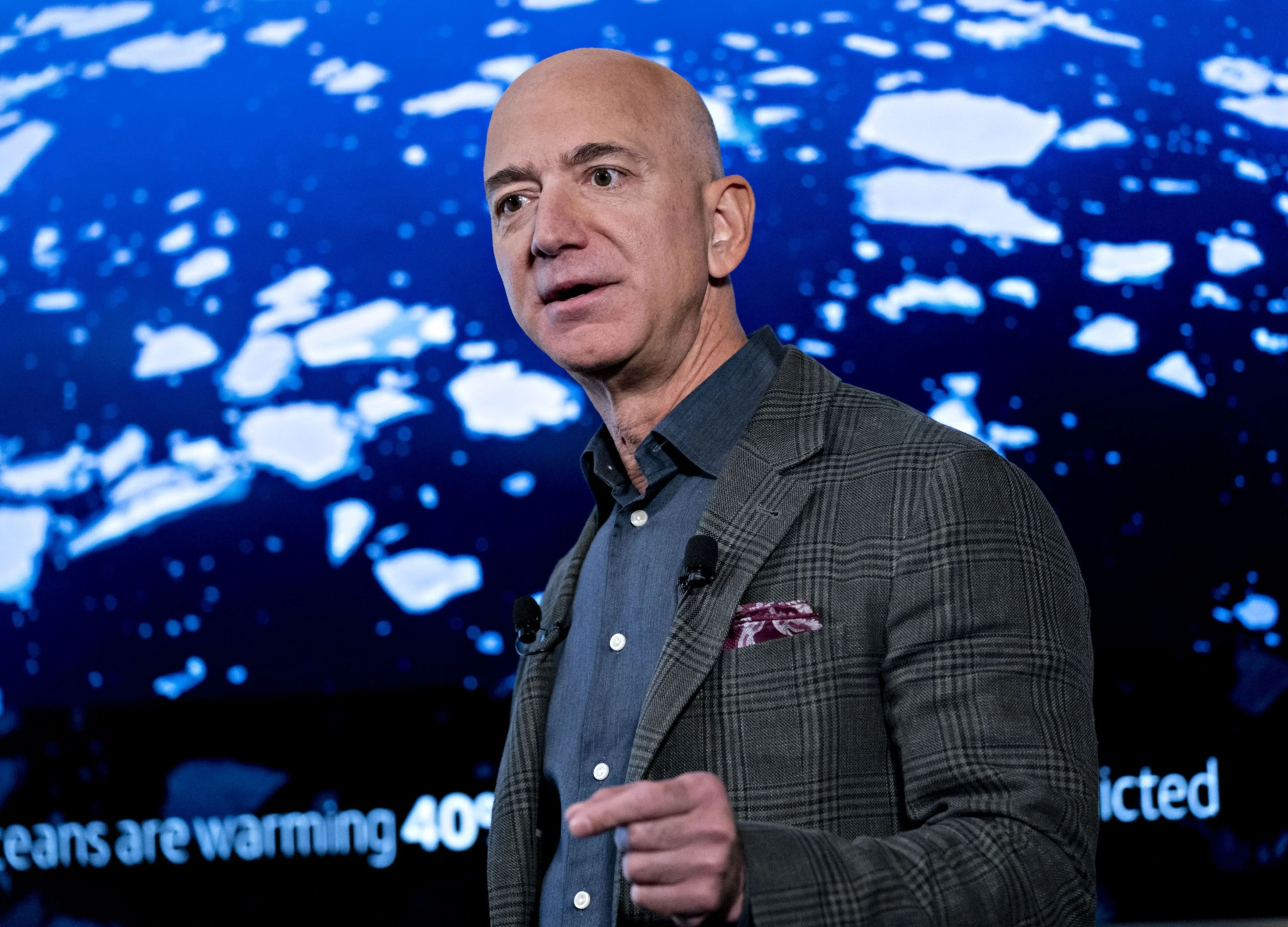 Bezos Is ‘Years Behind’ Musk in Satellite Race, SpaceX COO Says