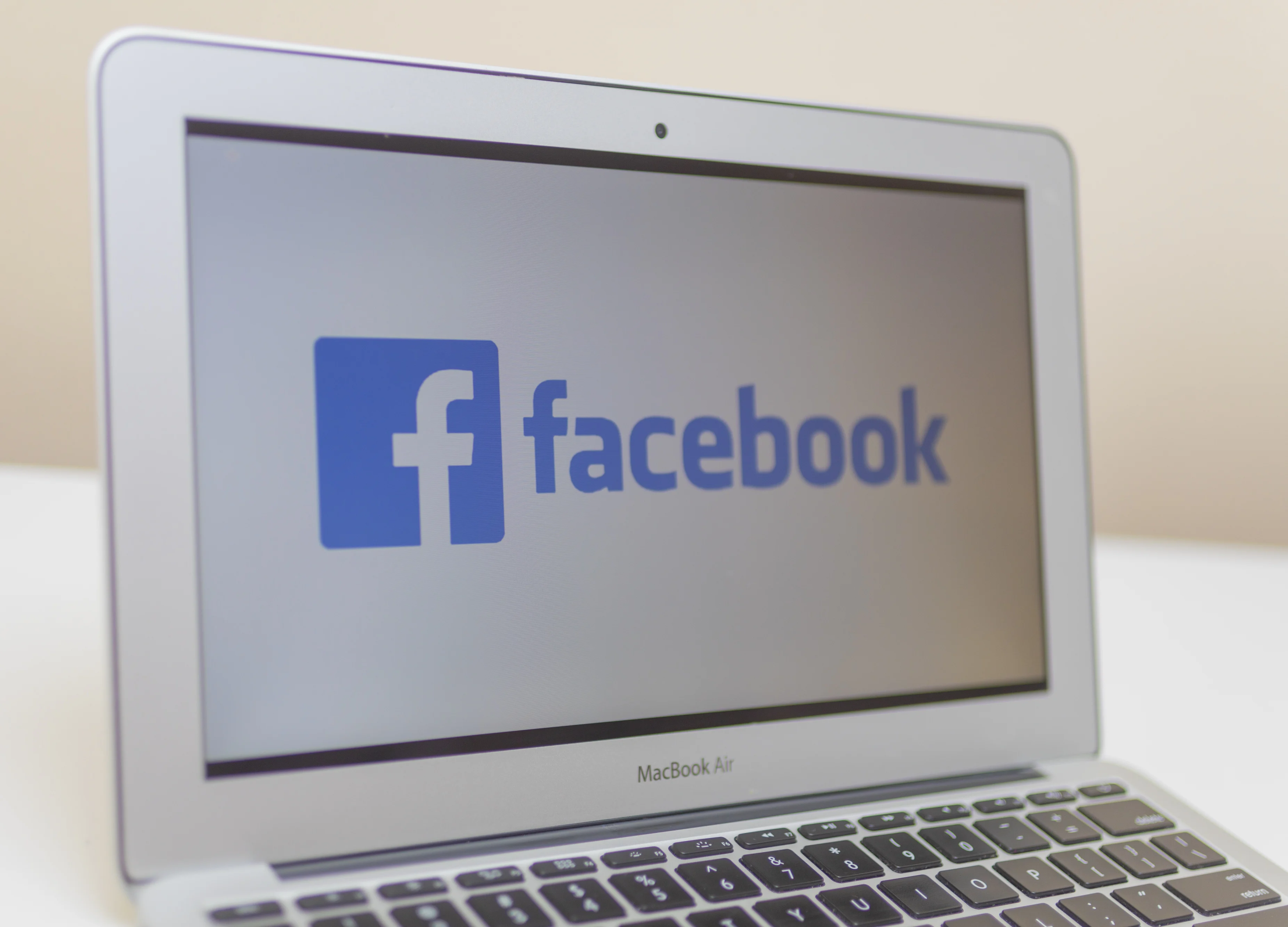 Facebook Launches News Section to Compensate Publishers