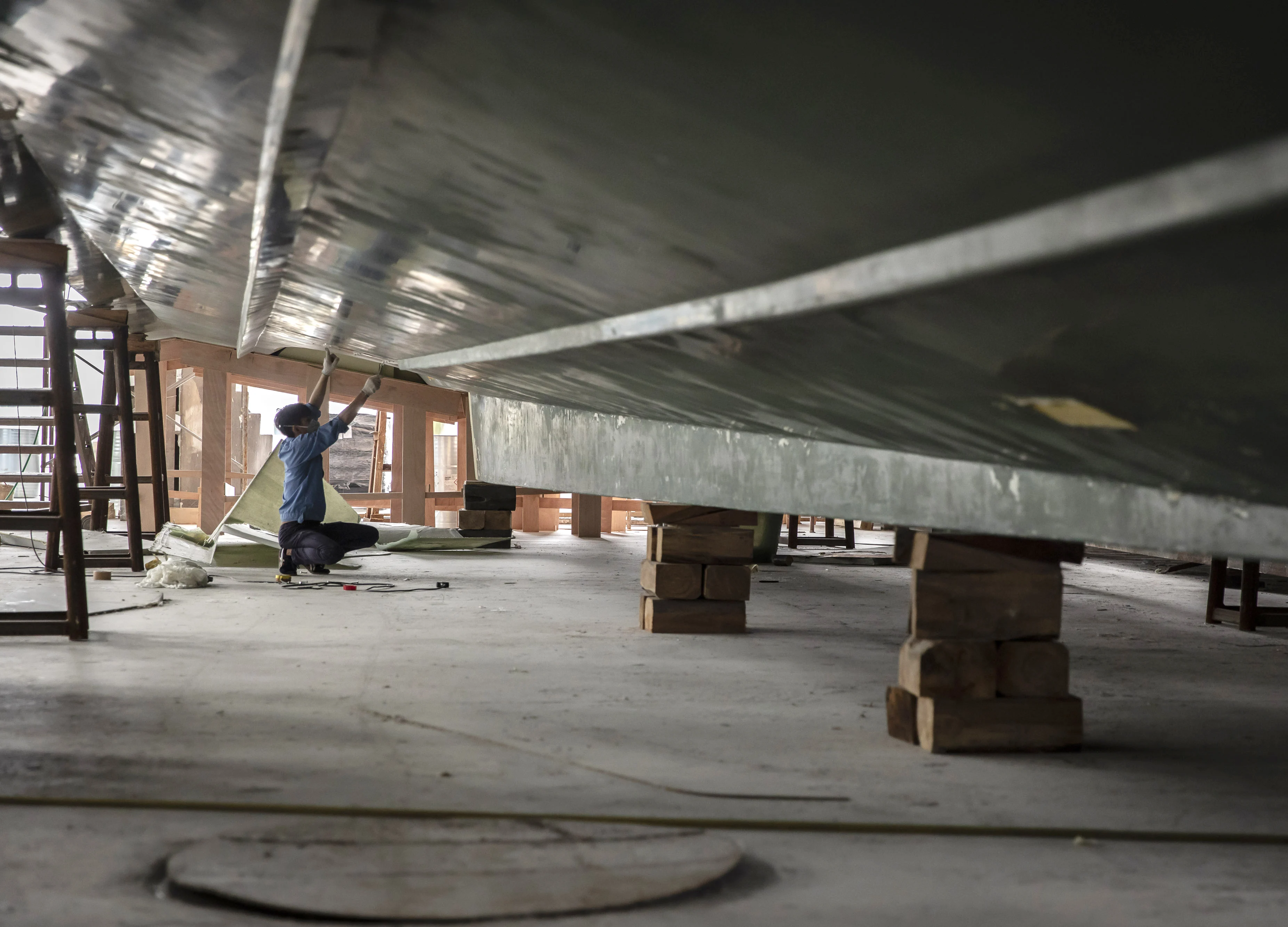 China Import Slump Casts Gloom Over World Buffeted by Trade War
