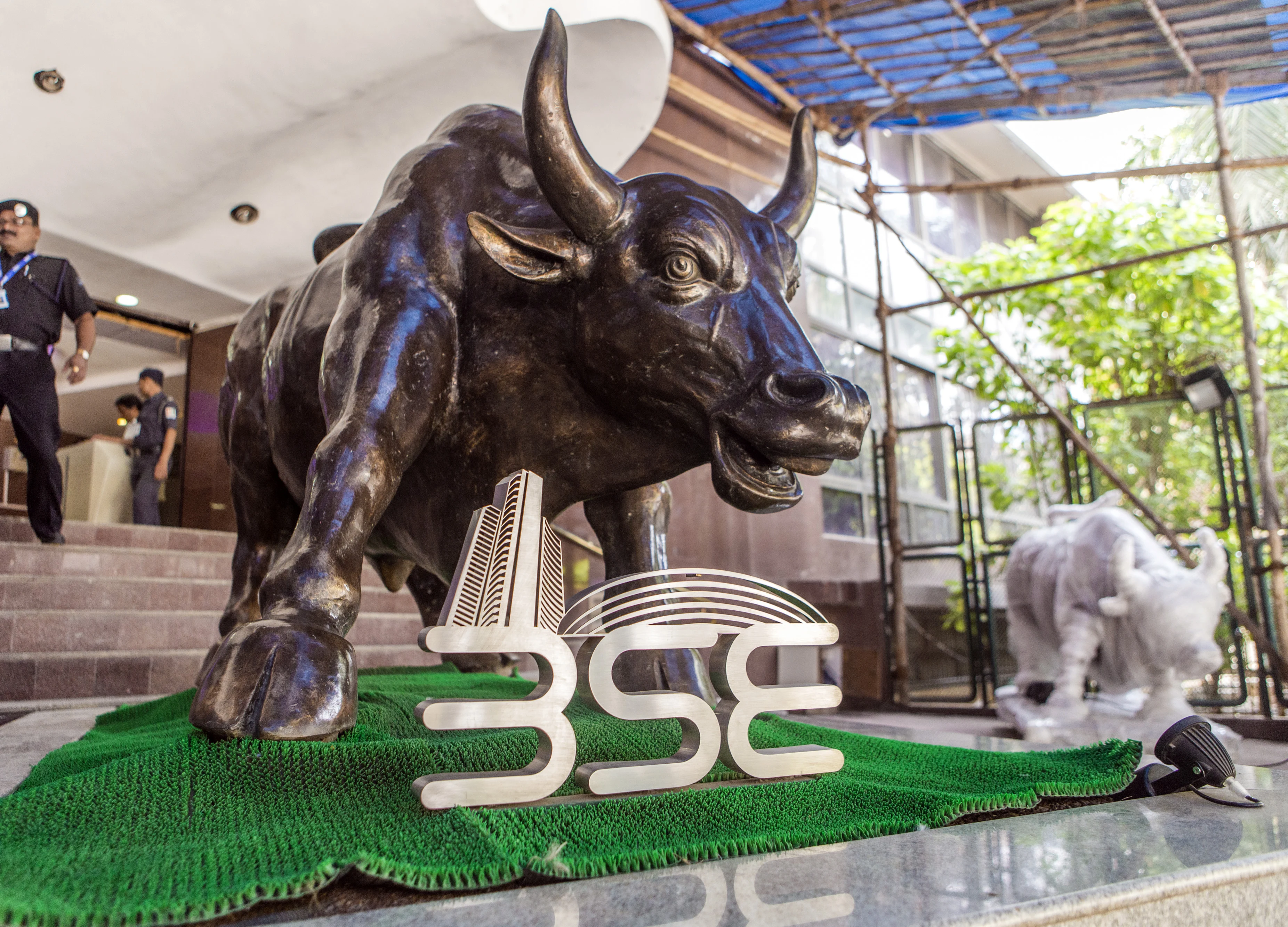 The RBI-Driven Bond Rally in India Isn’t Over, Survey Shows