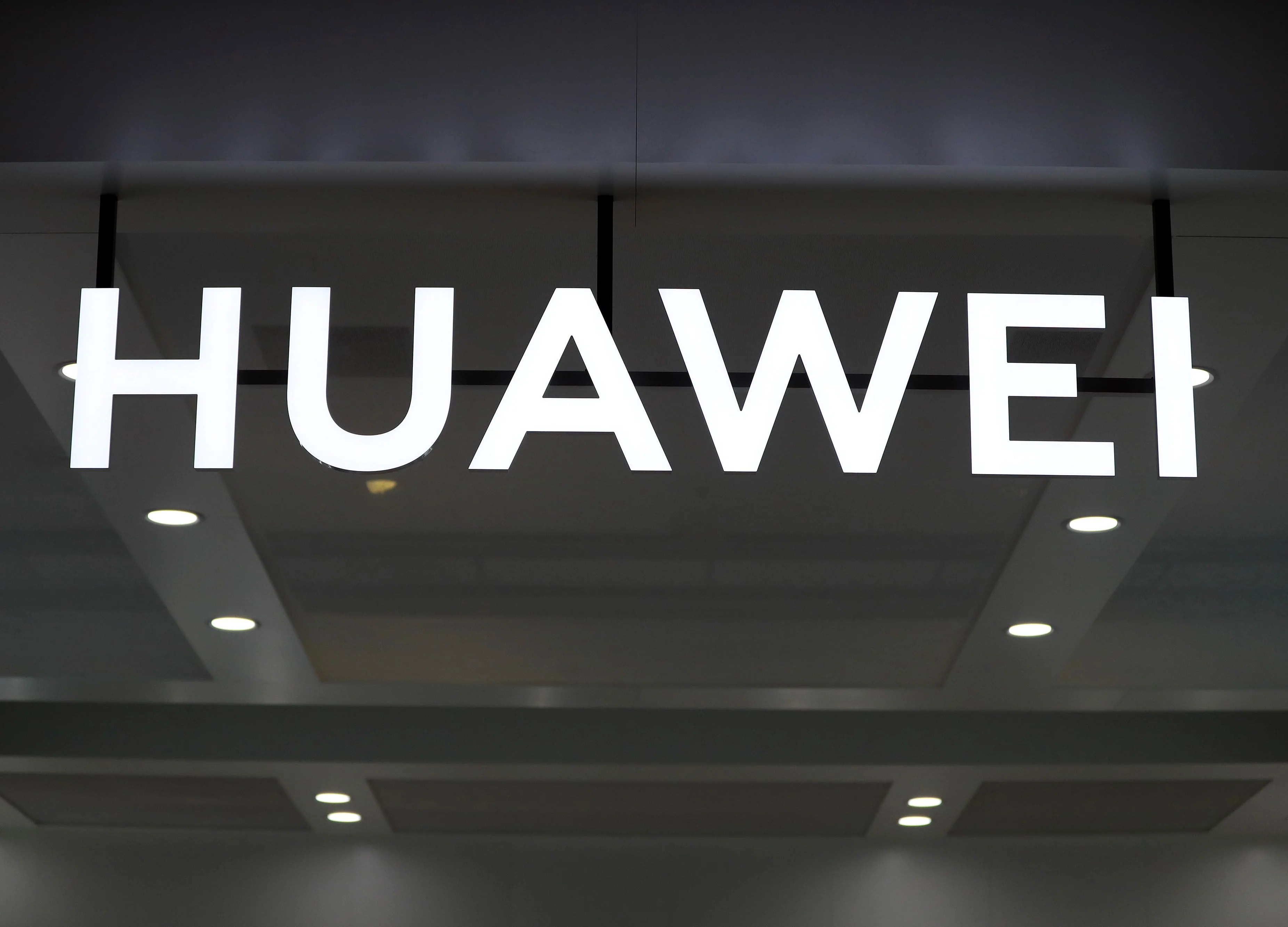 Pelosi Warns Europe That Huawei Represents Chinese State Police
