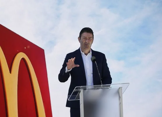 Ex-McDonald’s CEO Can Keep Lecturing on Reputation at Oxford