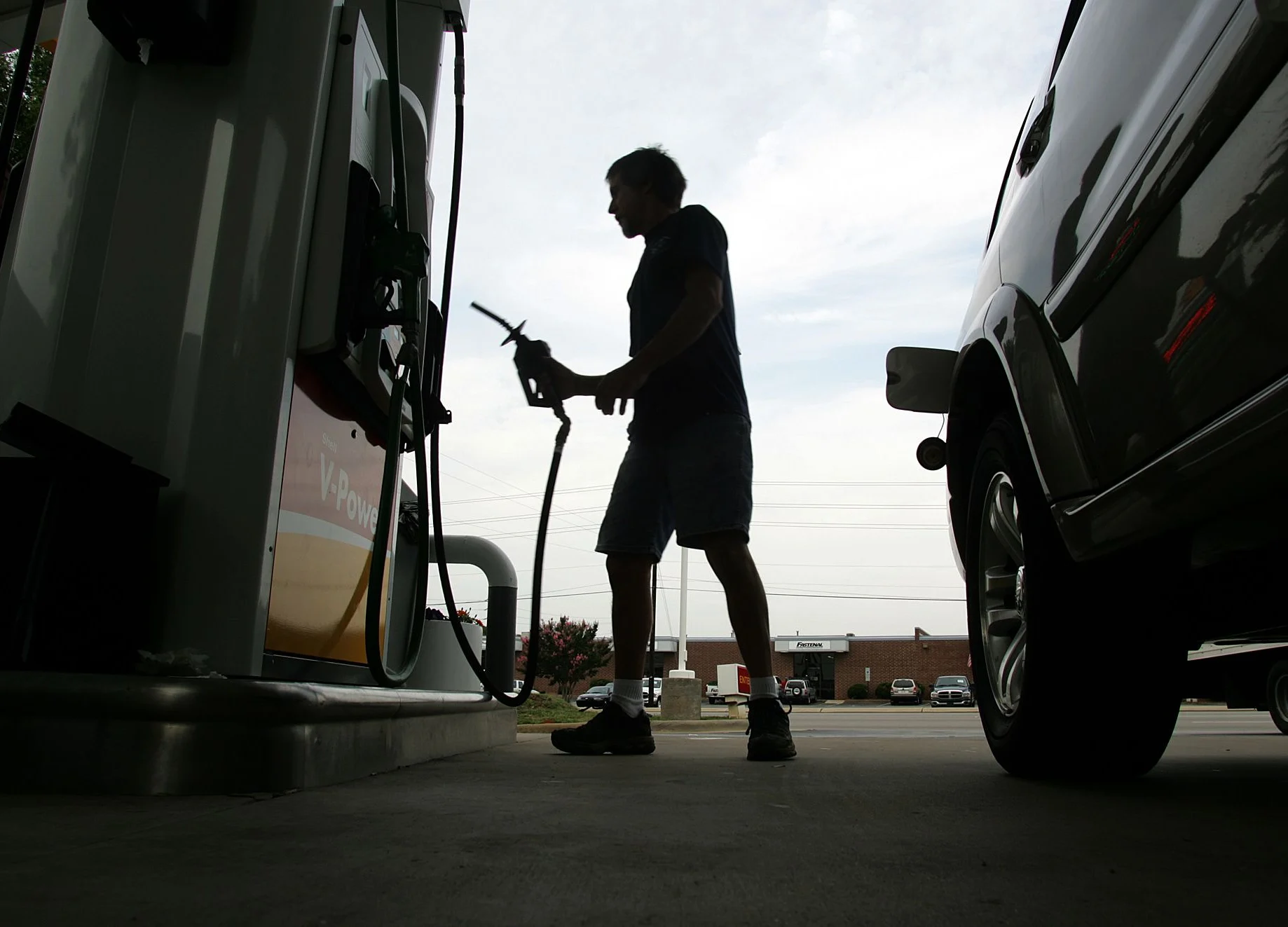 Oil Bounces Back as OPEC Sees Potential for Outside Supply Cuts