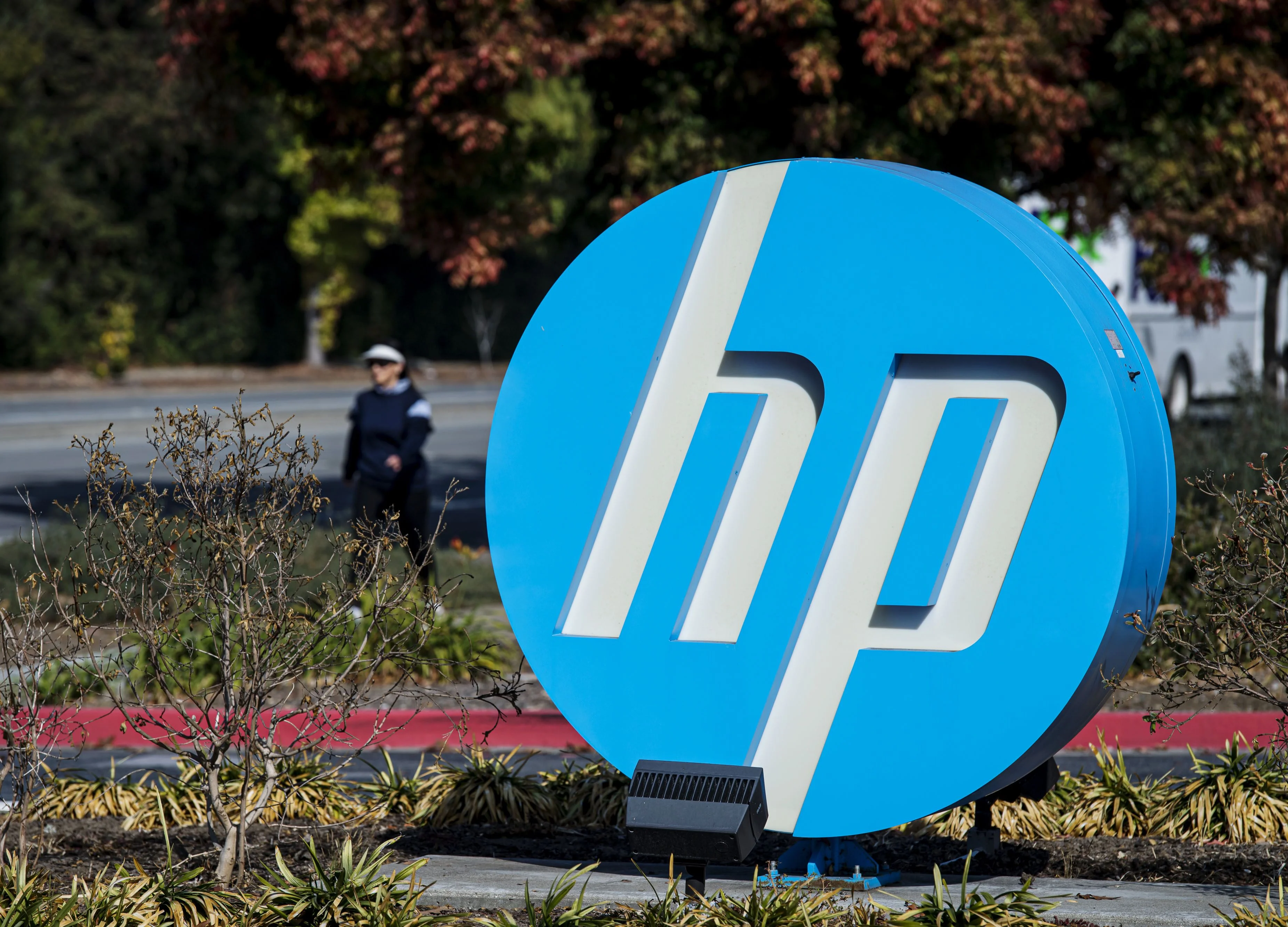 HP Rejects Xerox Offer as Too Low While Staying Open to Deal