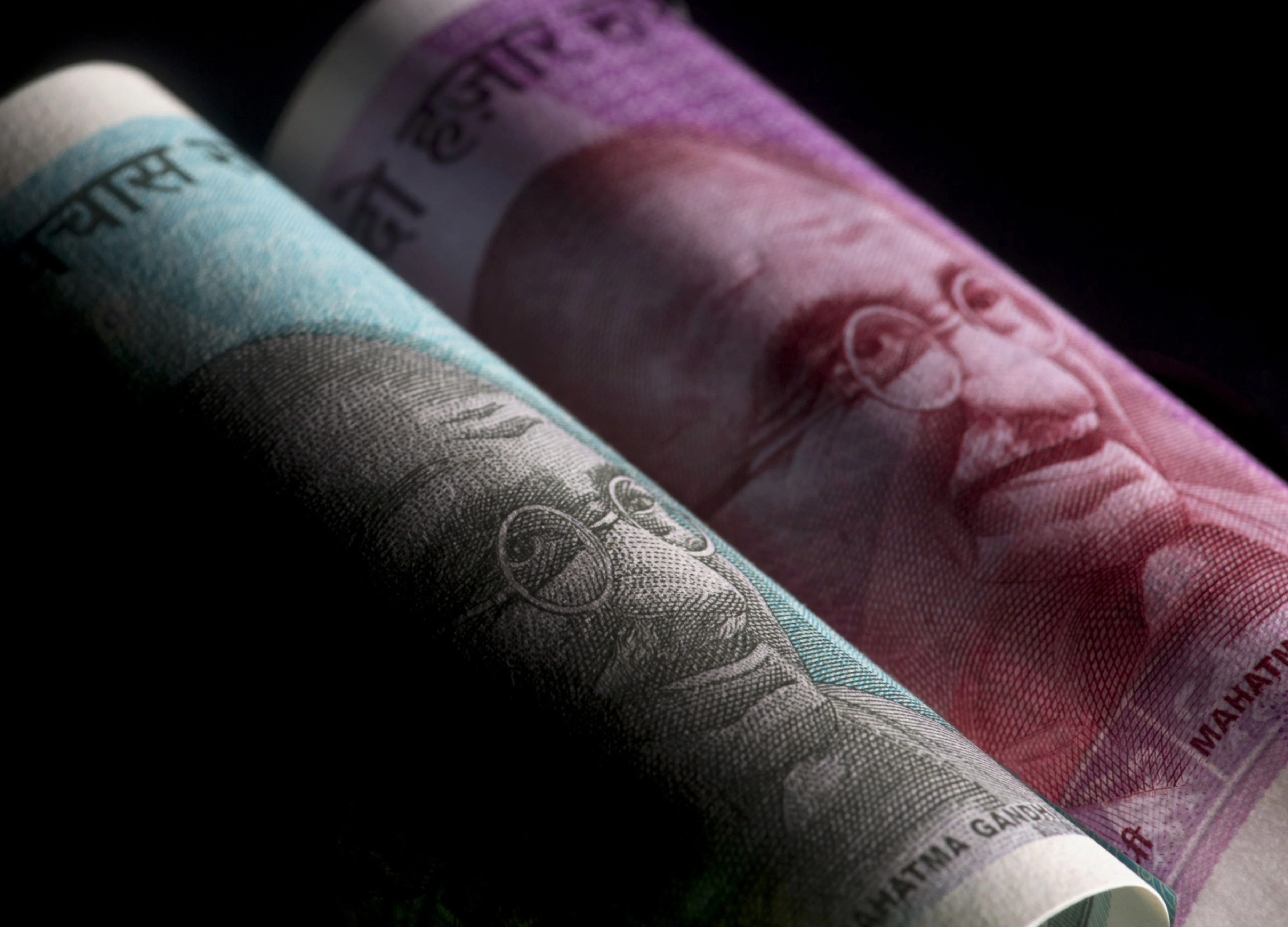 Cheaper Hedges for Rupee Send Global Funds on Bond-Buying Spree