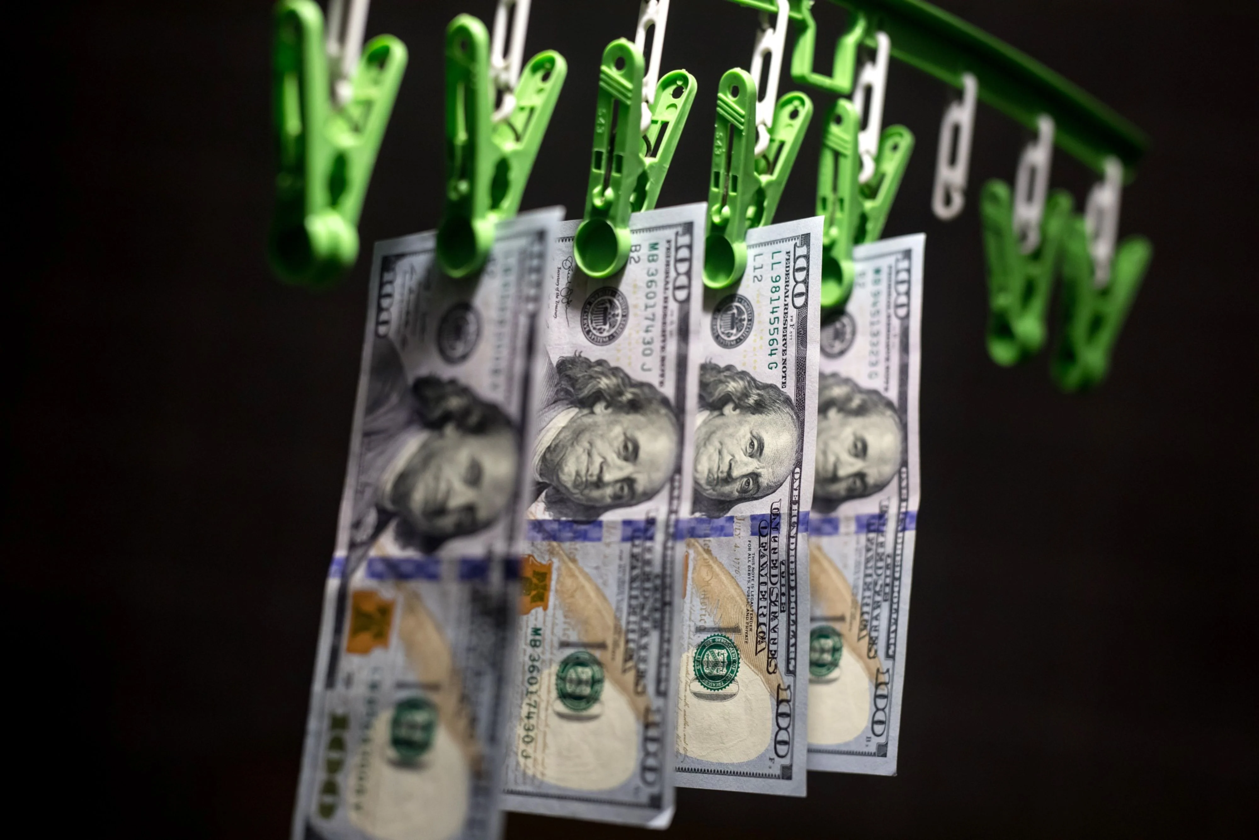Why It’s So Hard to Overthrow the Mighty U.S. Dollar