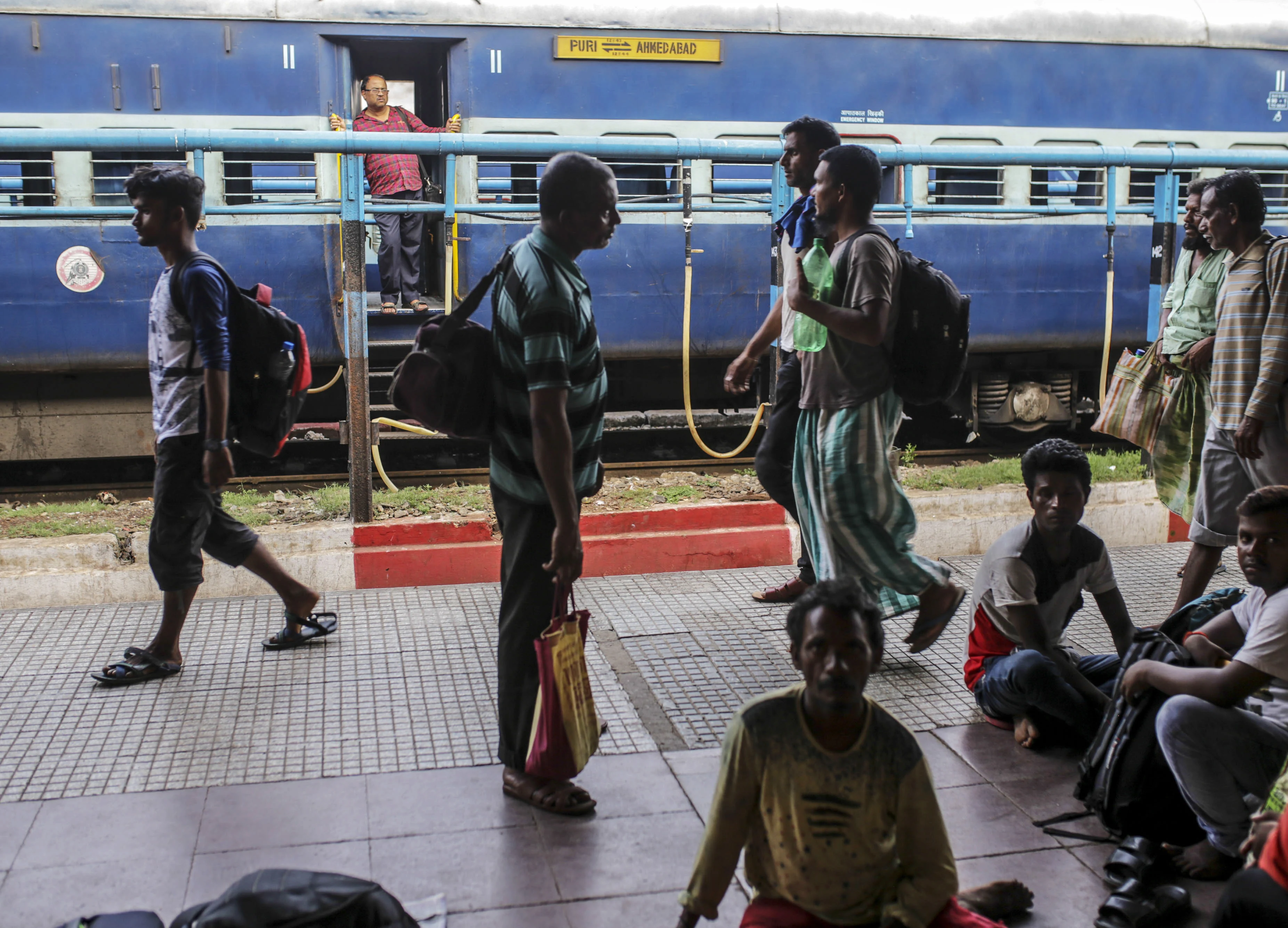 Janta Curfew: No Passenger Train To Begin Journey From Midnight To 10 P.M. On Sunday