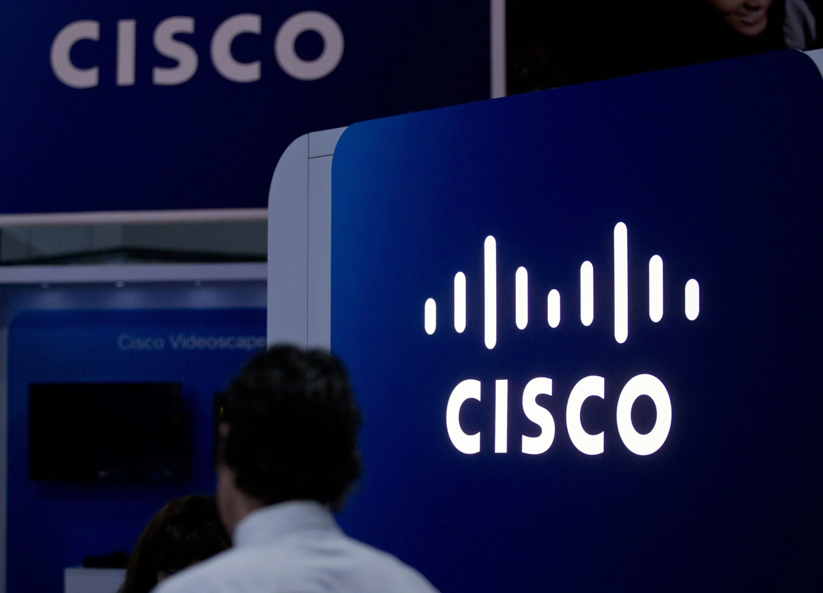 Cisco Sales Forecast Falls Short on Slowing Global Economy