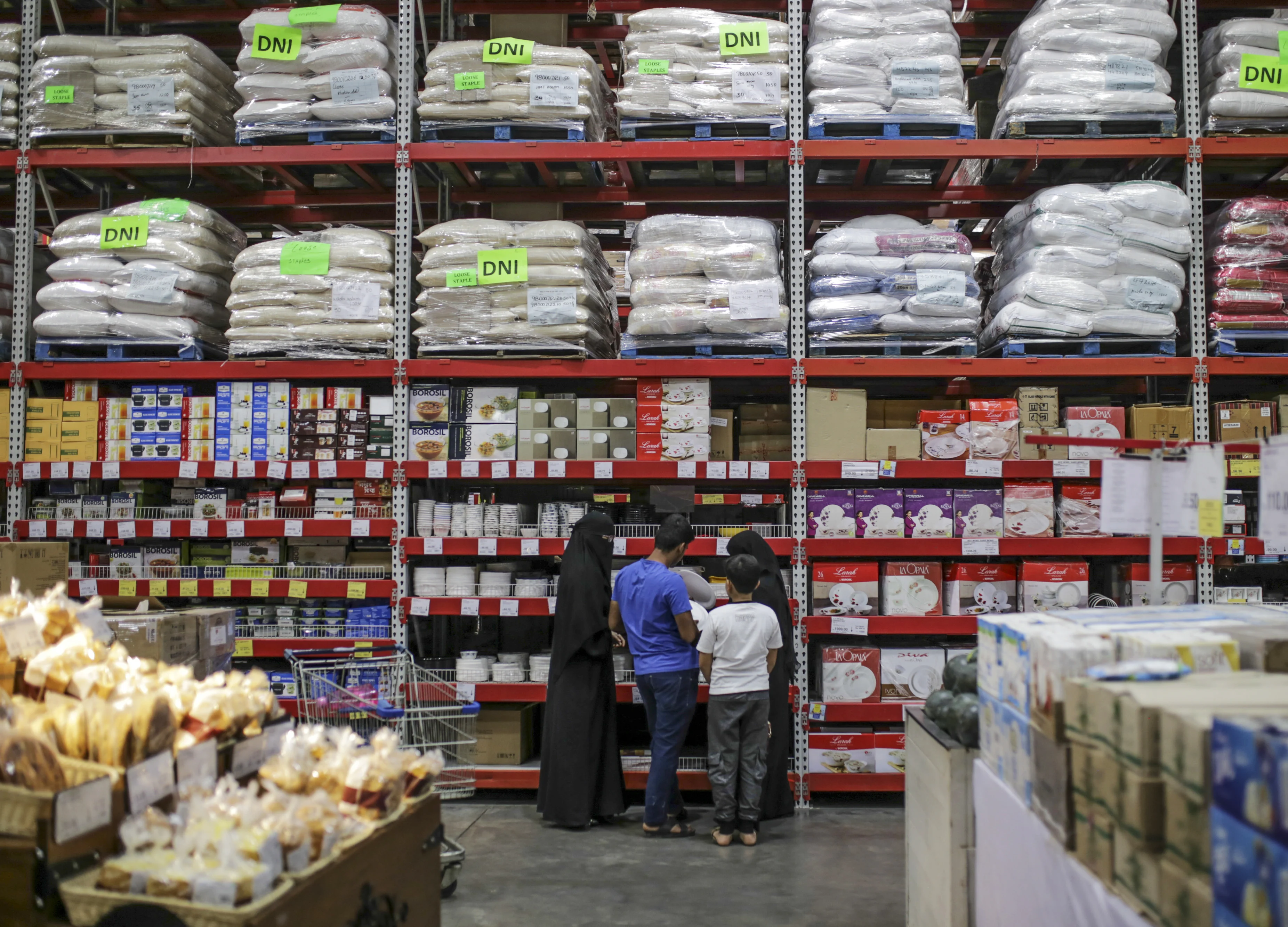 FMCG Distributors Across India Threaten To Halt Stocking Goods On Discounting Disparity