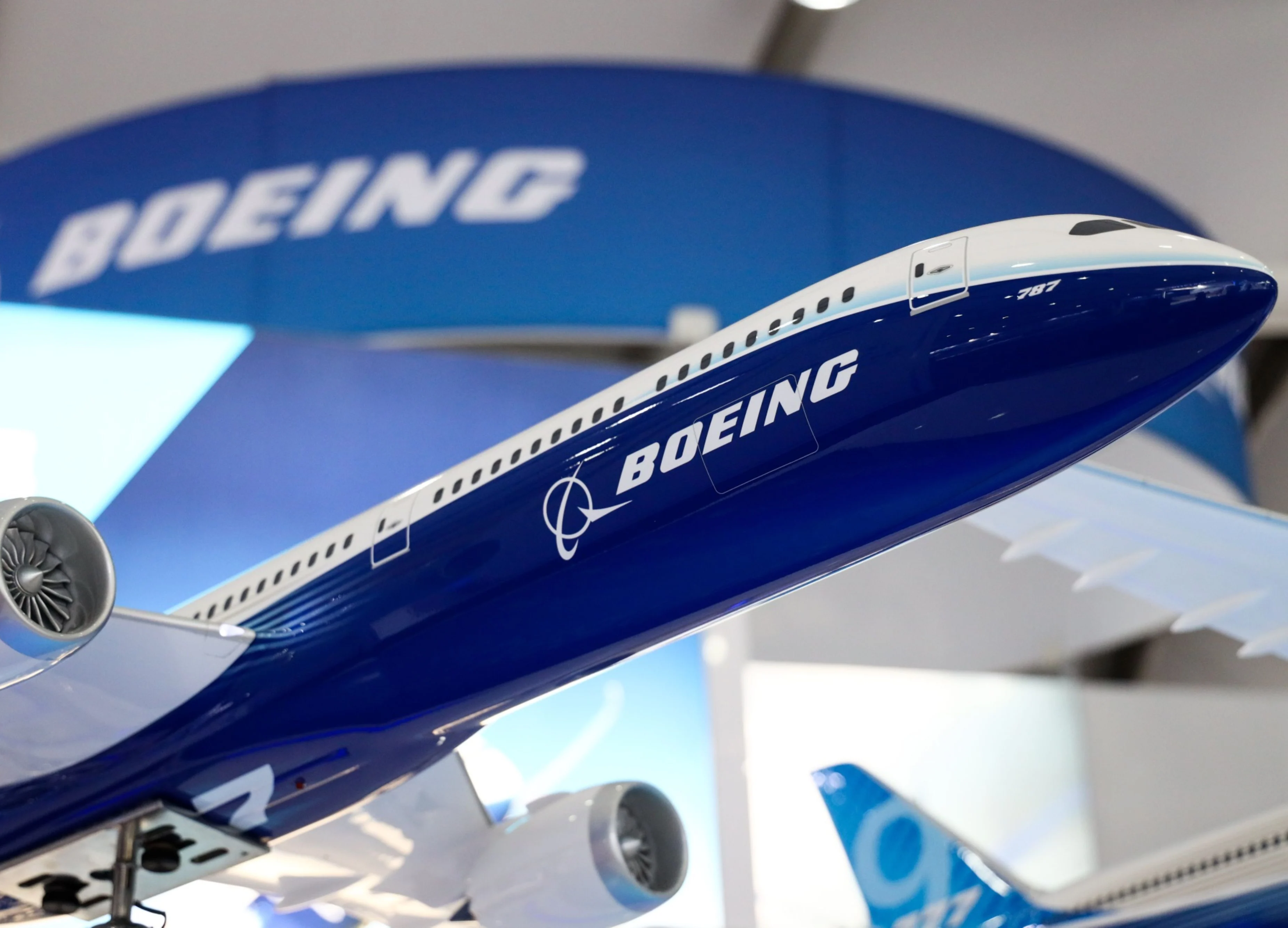 Boeing Pitches Stopgap Deal to Win Qantas Order for Delayed 777X