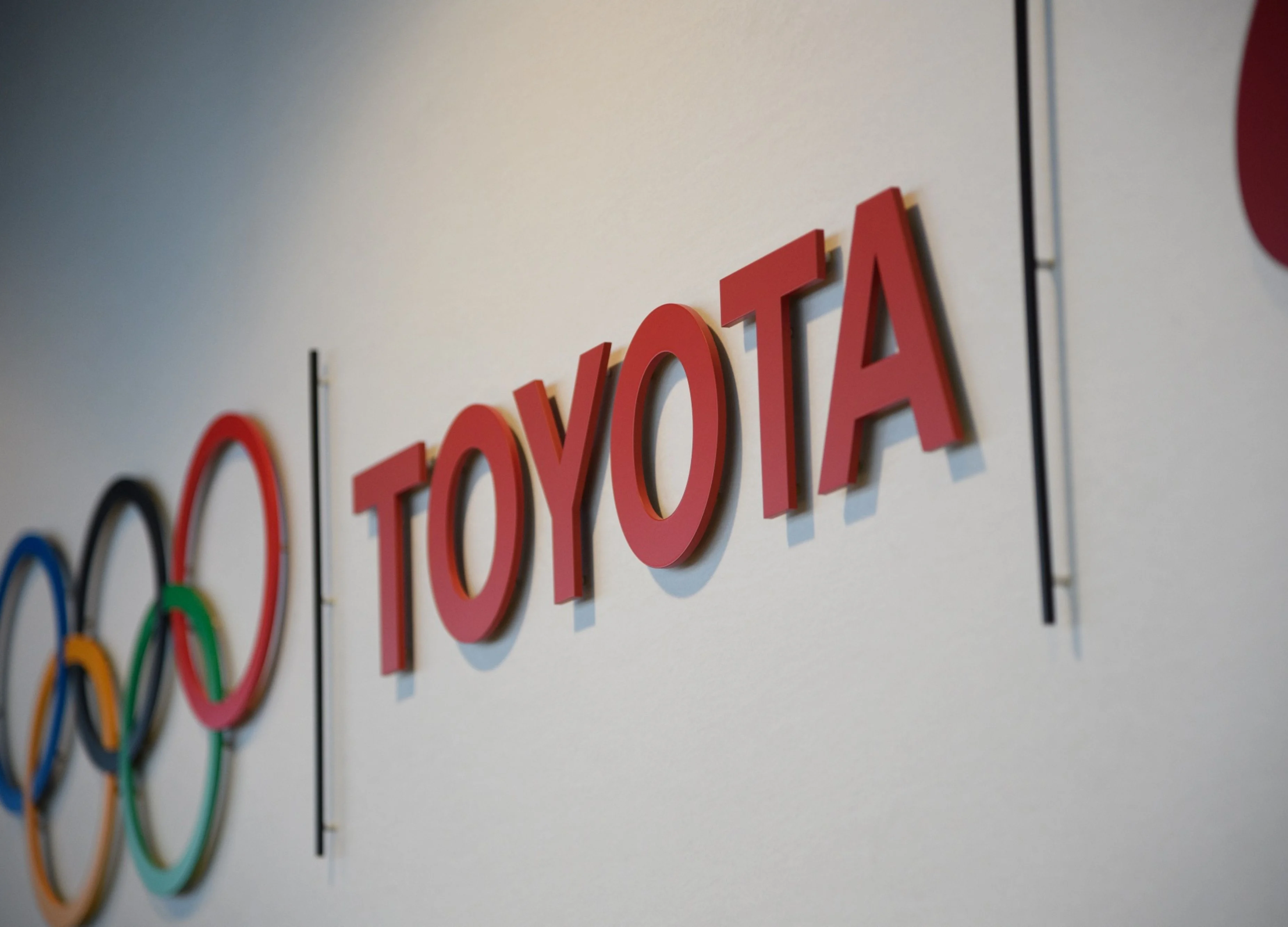 Toyota to Buy Back $1.8 Billion in Shares as Profit Tops Estimates