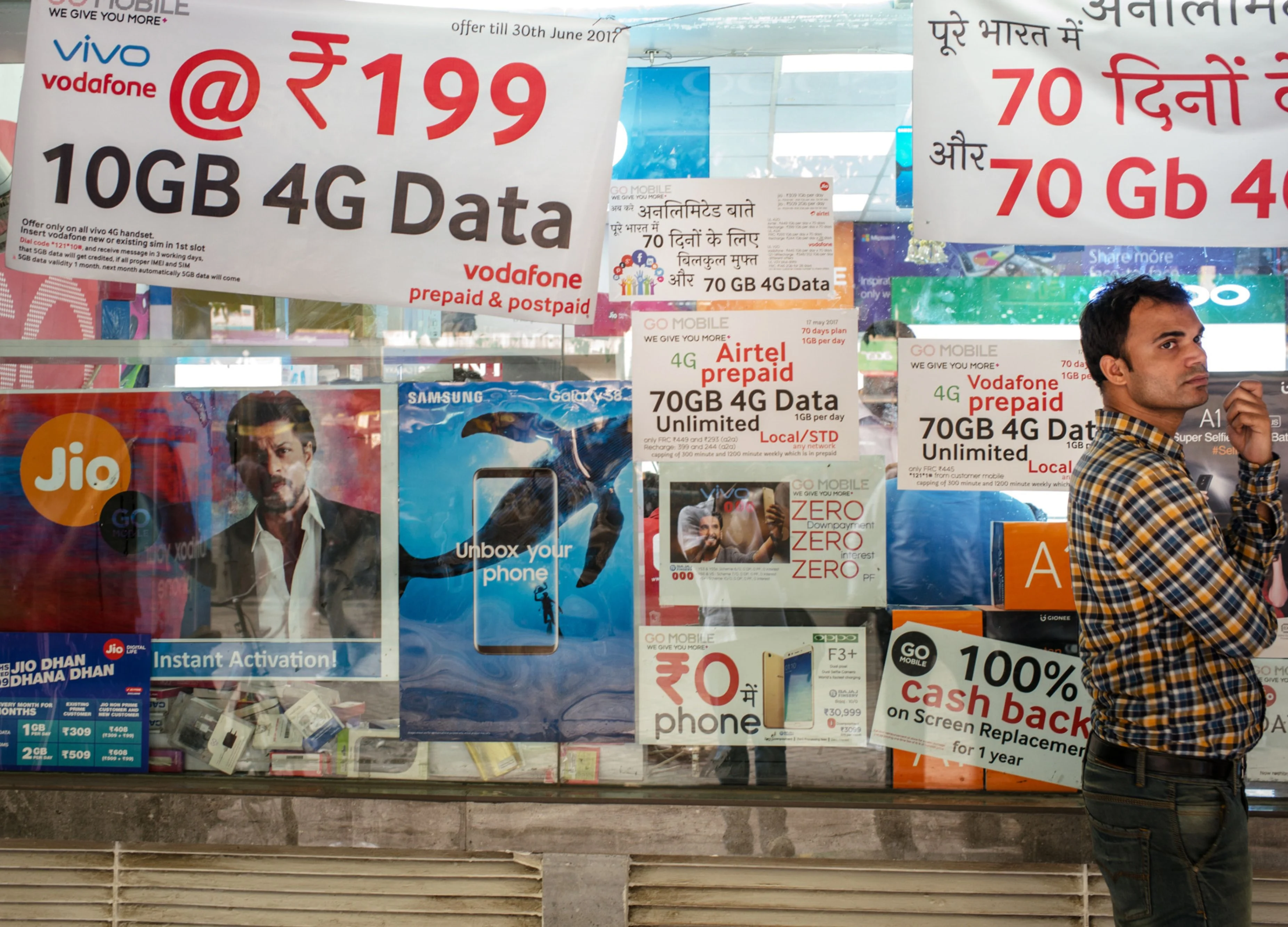 CII, FICCI Bat For Telecom Bailout Package Amid Reliance Jio Opposition