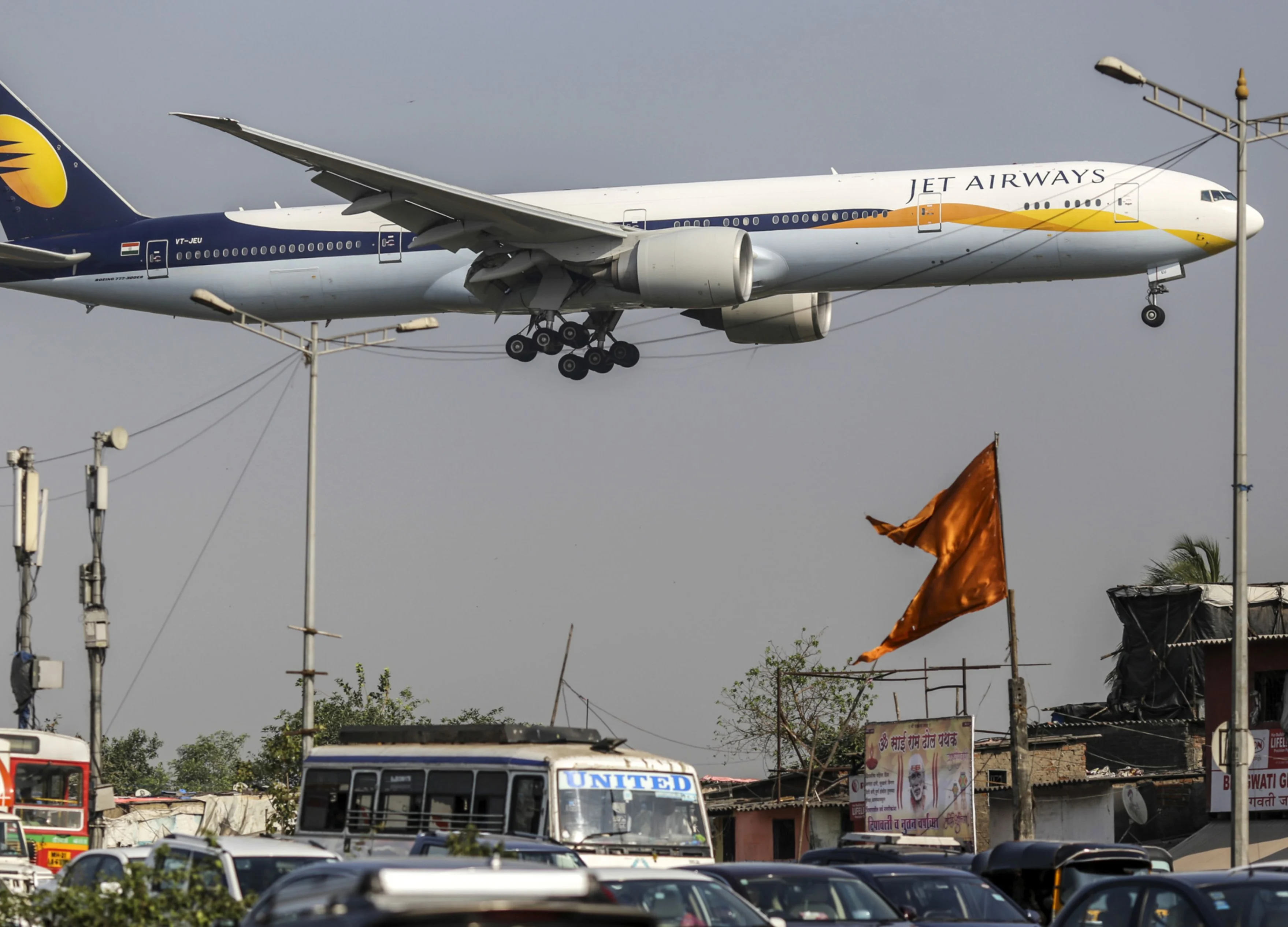 Billionaire Hinduja Brothers Preparing Bid For Jet Air