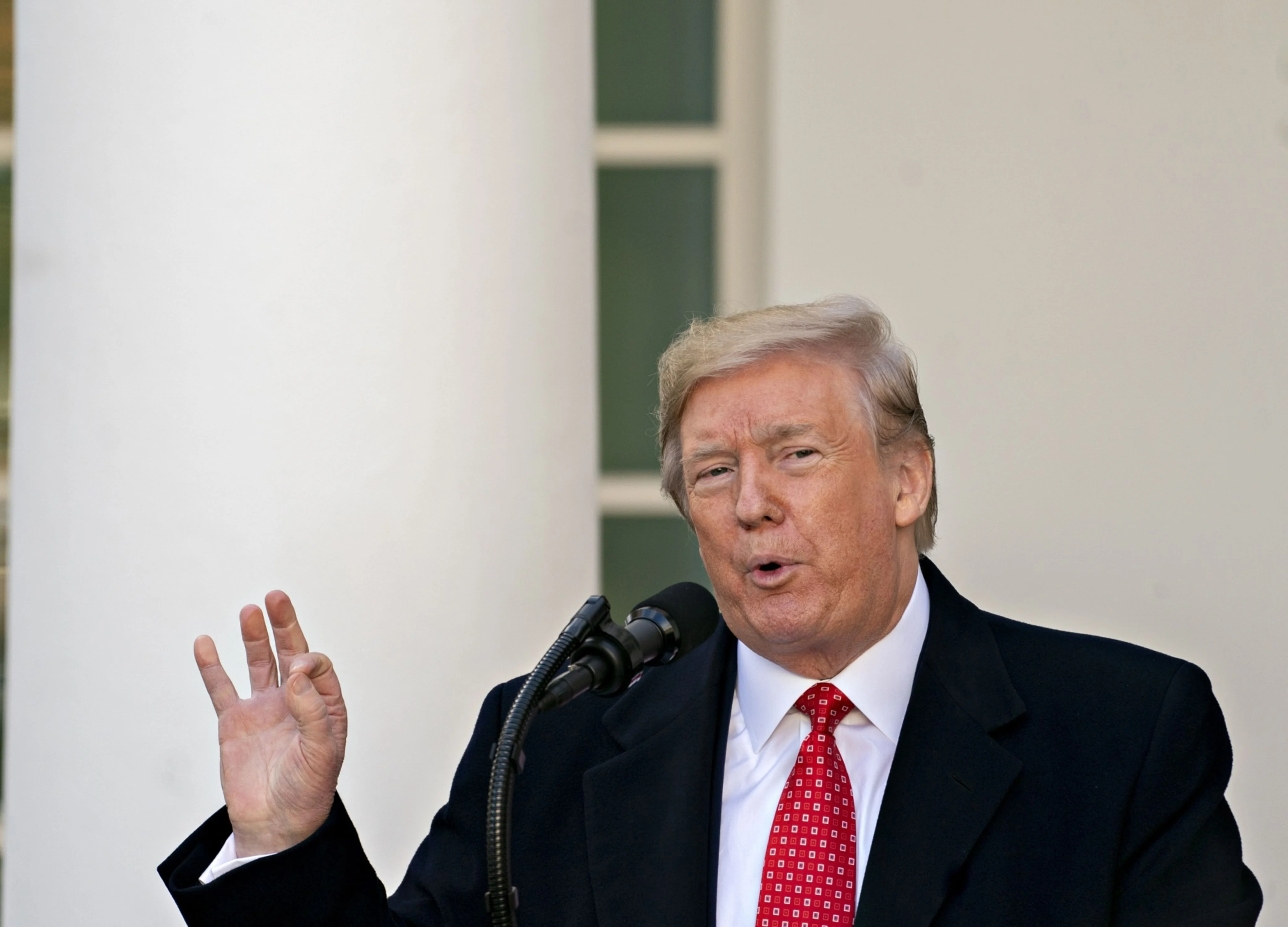 Trump Downplays China Deal Urgency as Trade Risks Roar Back