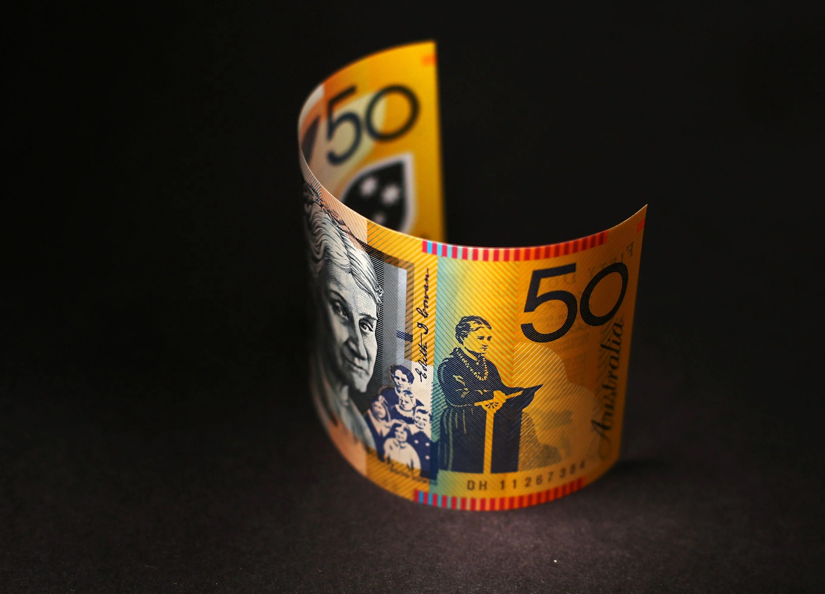 Wildfires Are Just Beginning of Australian Dollar’s Climate Woes