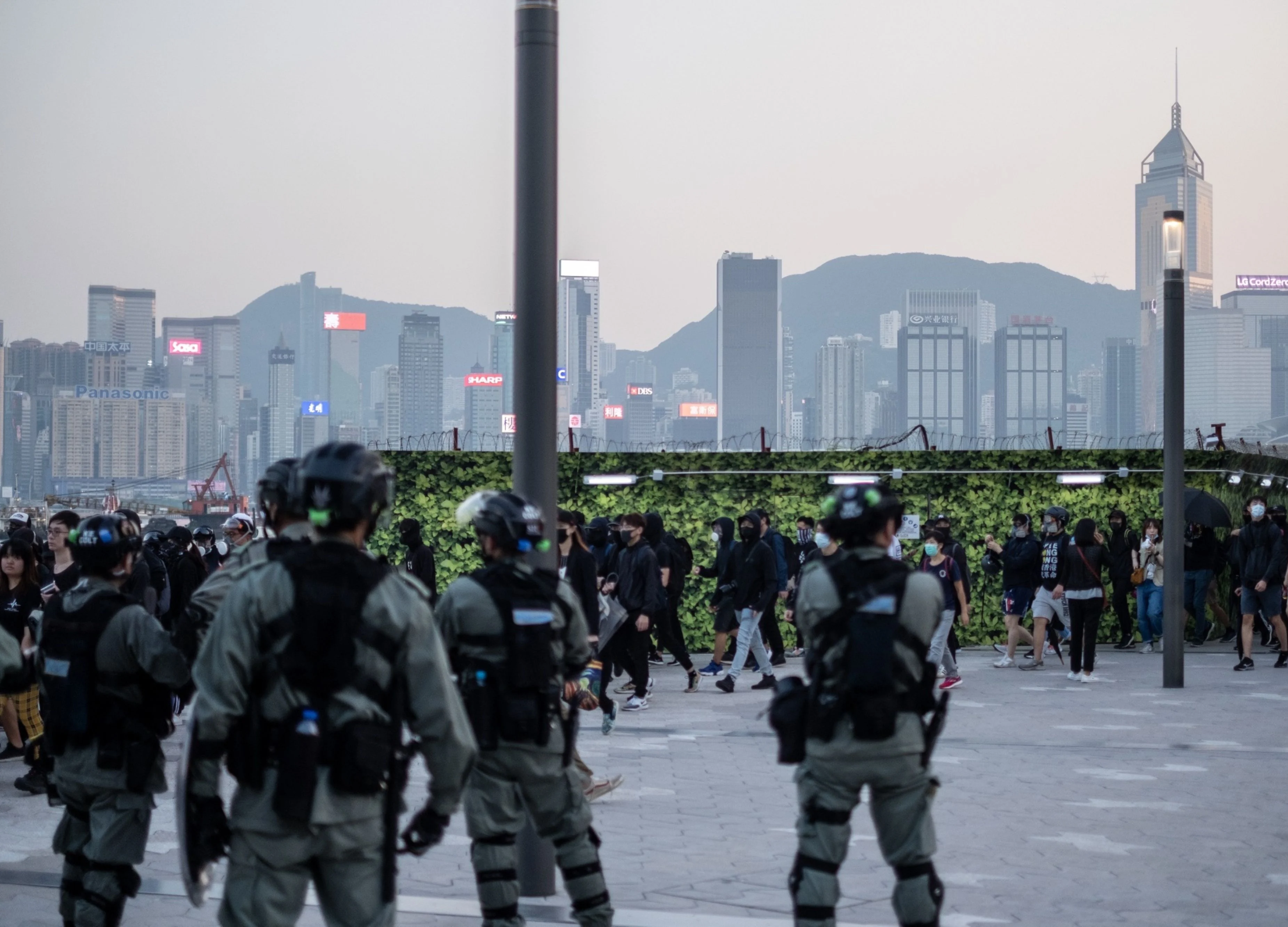 Hong Kong Unrest Rages on as Police Clash With Protesters