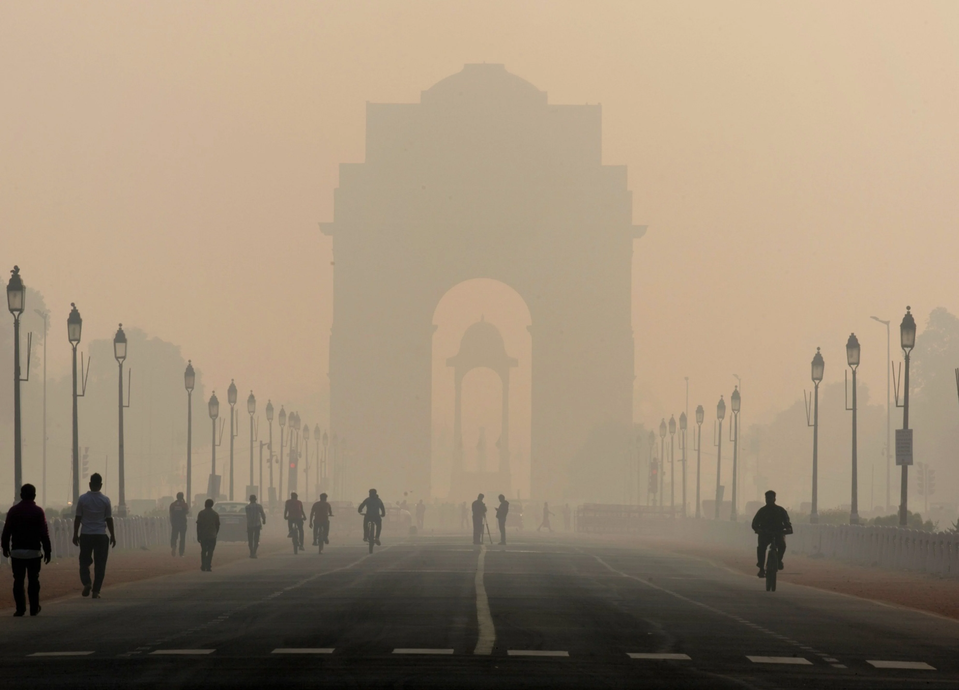A Hedge Fund Goes Long on India Stocks Even as Fear Spikes