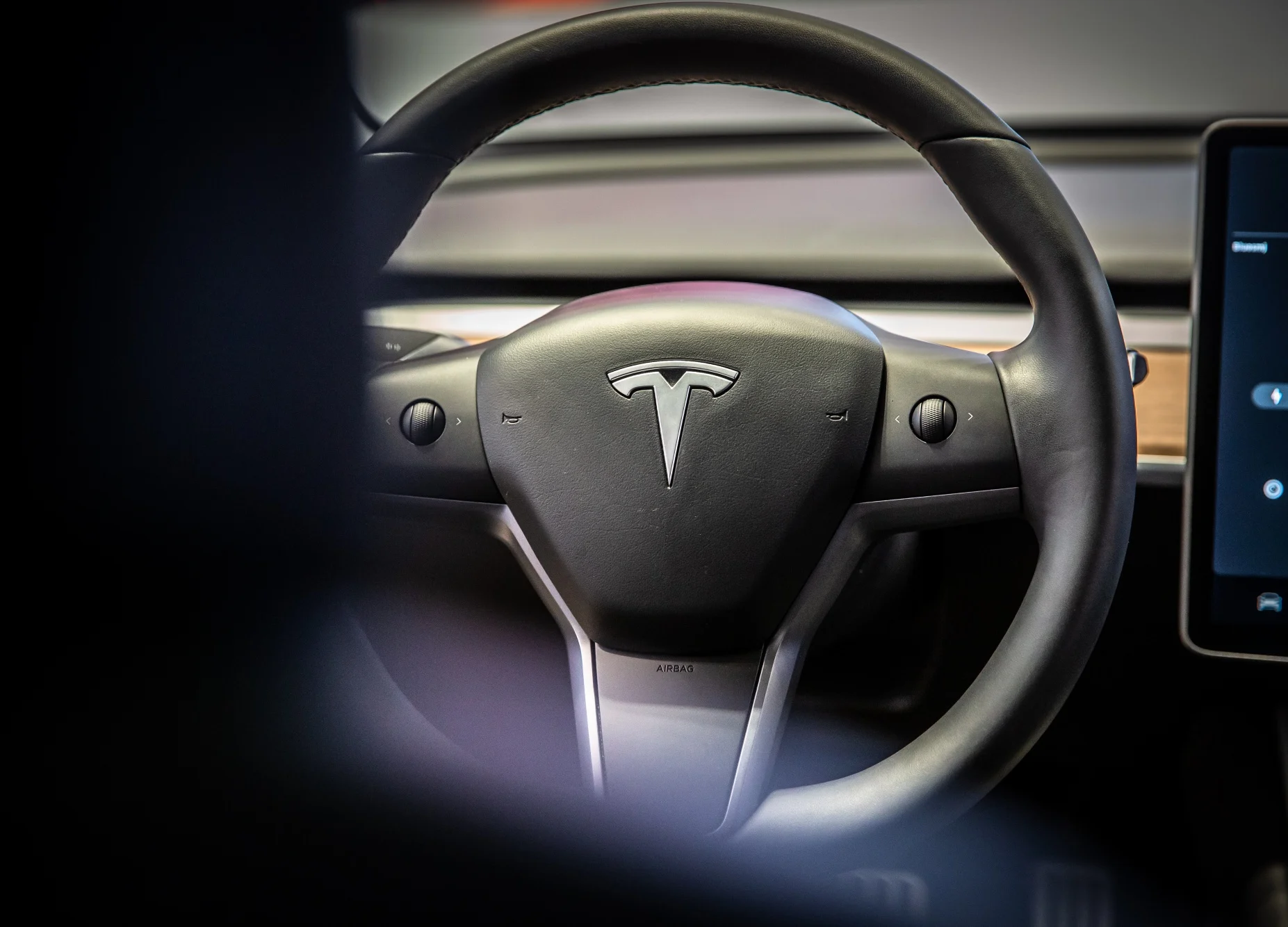 Tesla’s Autopilot, Cell Phone Use Blamed in 2018 Fatal Crash