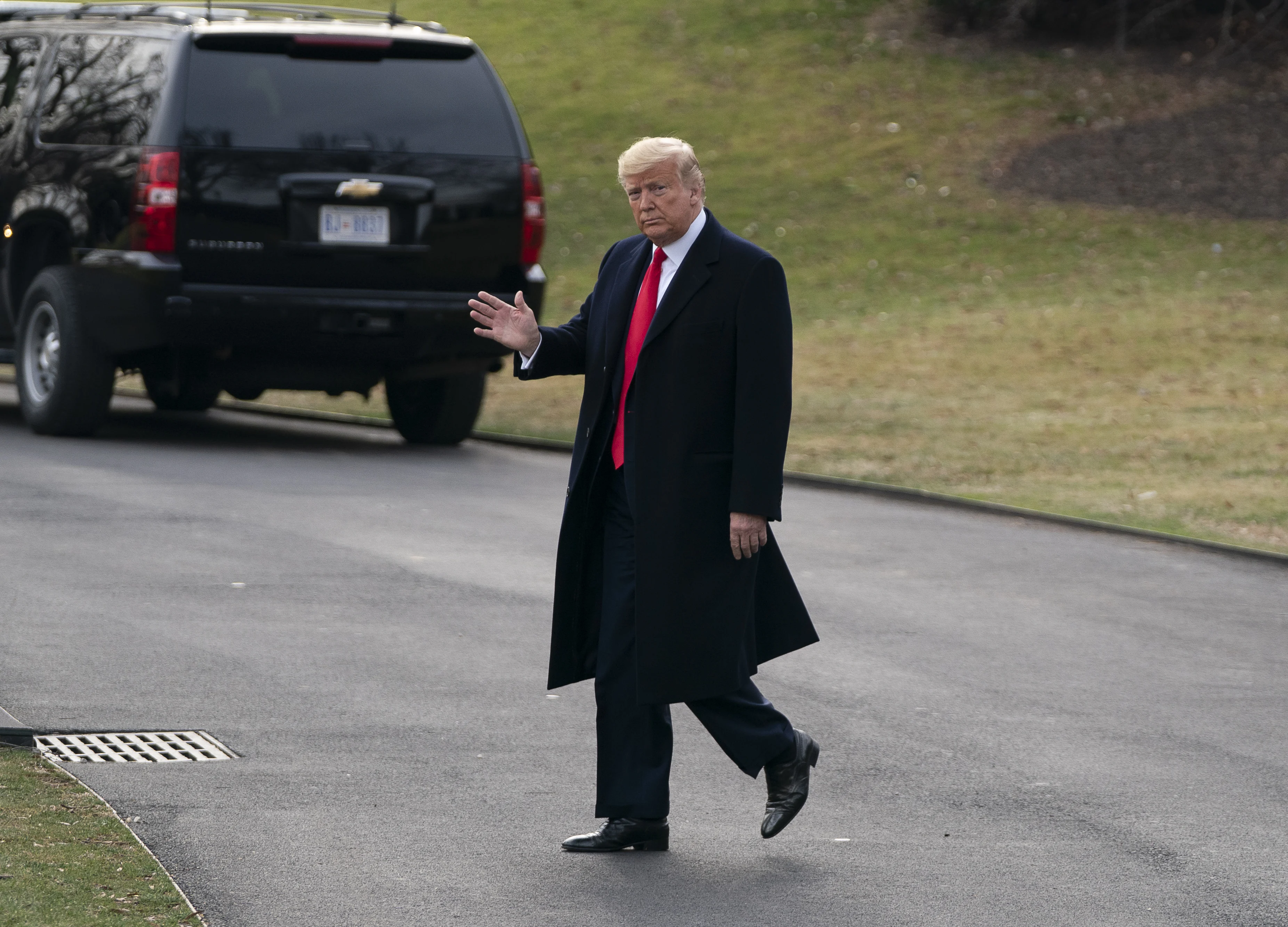 Trump Offers Mideast Plan That Palestinians Say Is Non-Starter