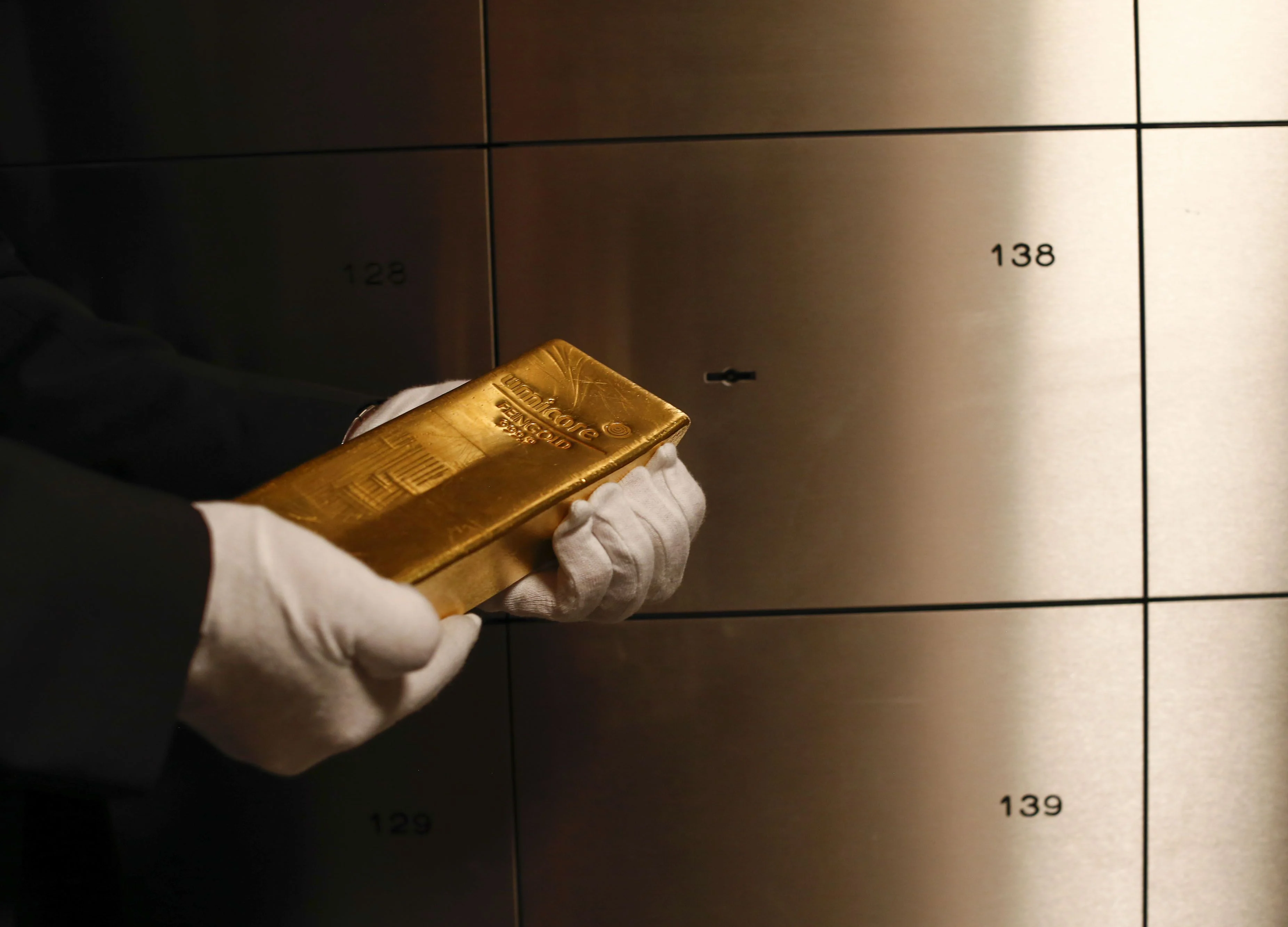 Investors Hunting Liquidity Are Selling Gold to Ride Out Turmoil