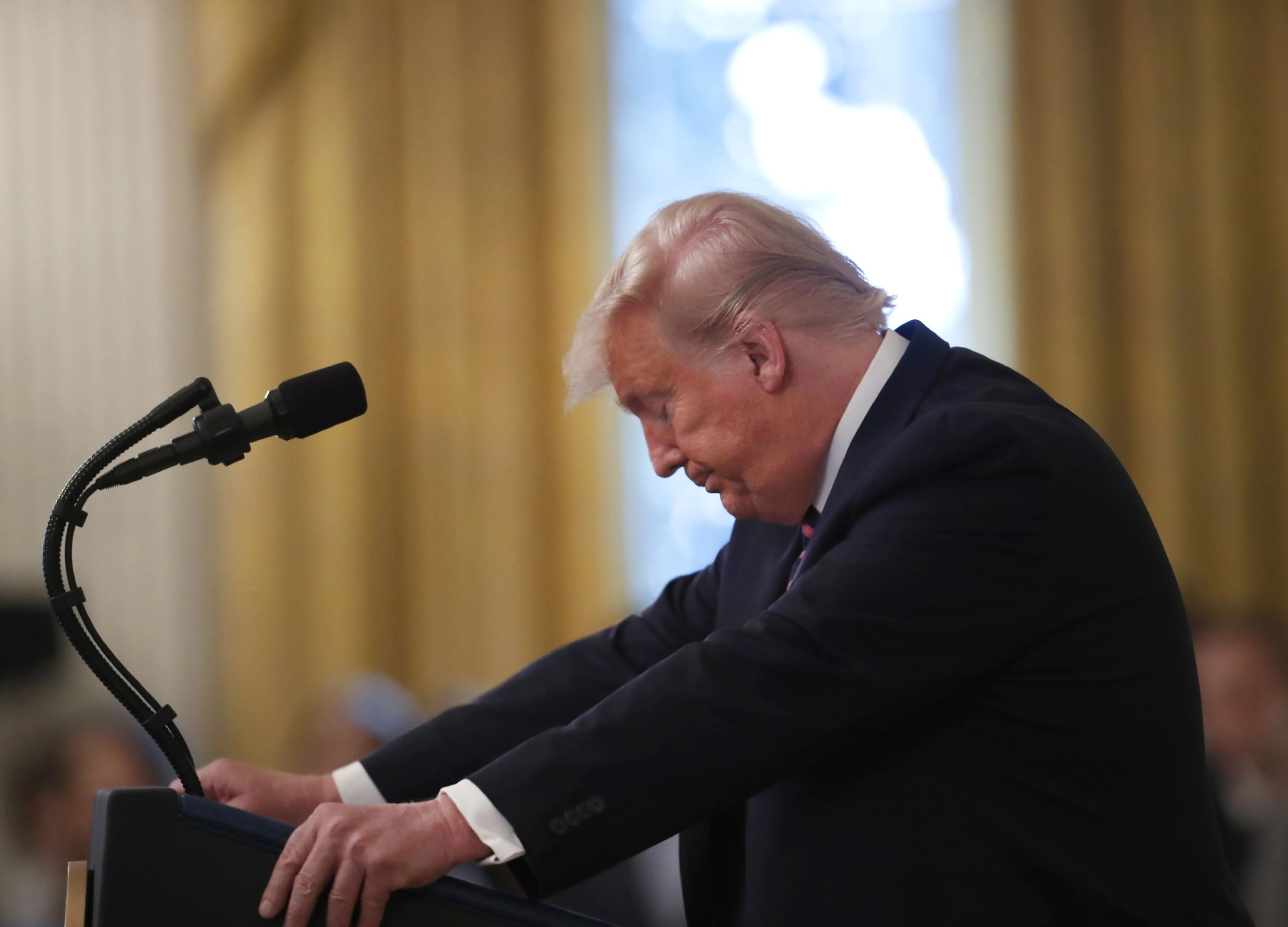 Trump Revs Up Friendly Crowd at Daytona International Speedway