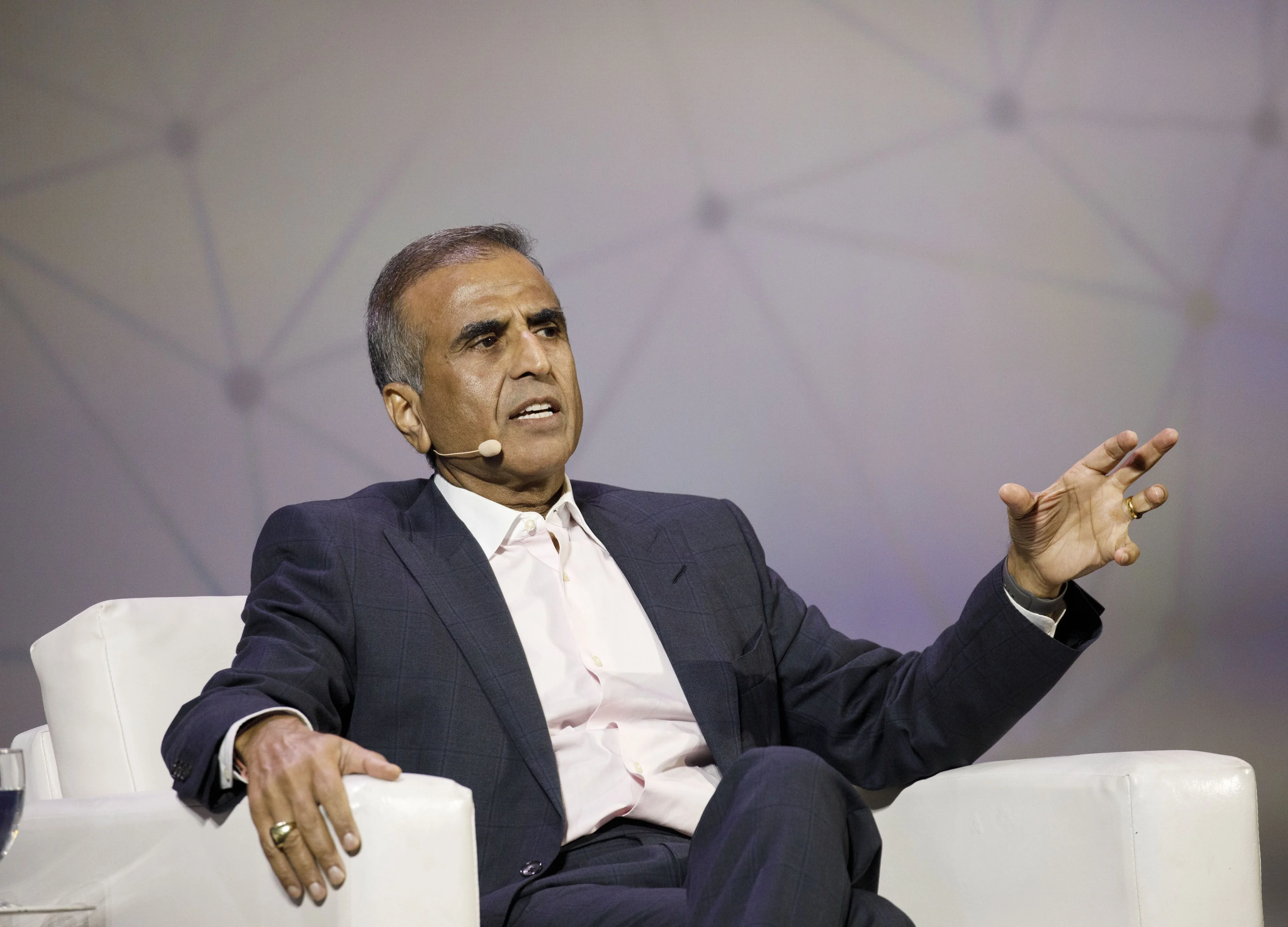 Government Looks At Balancing Act On AGR Dues; Sunil Mittal Seeks Cut In Taxes For Sector