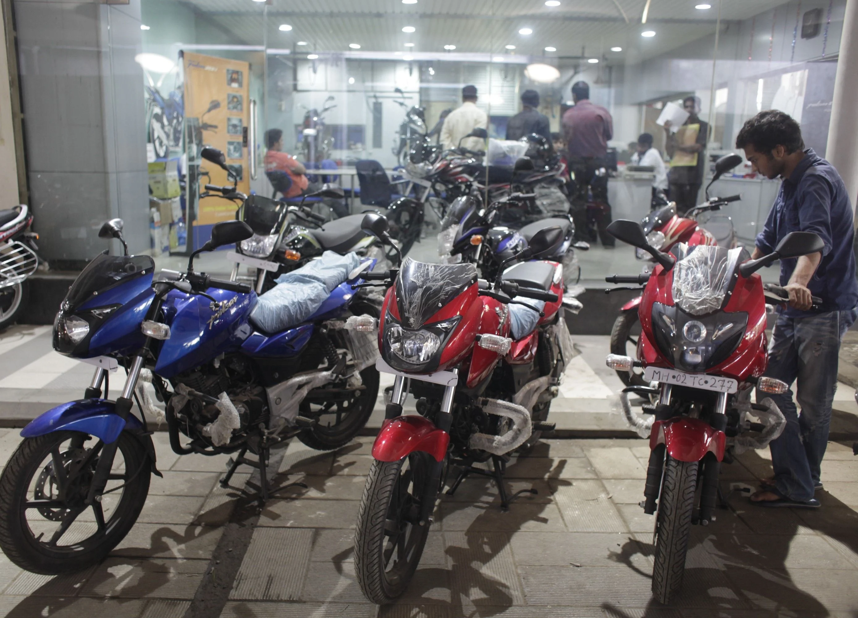 FADA Data: Retail Auto Sales Fall 7% In January, Says Dealer Body