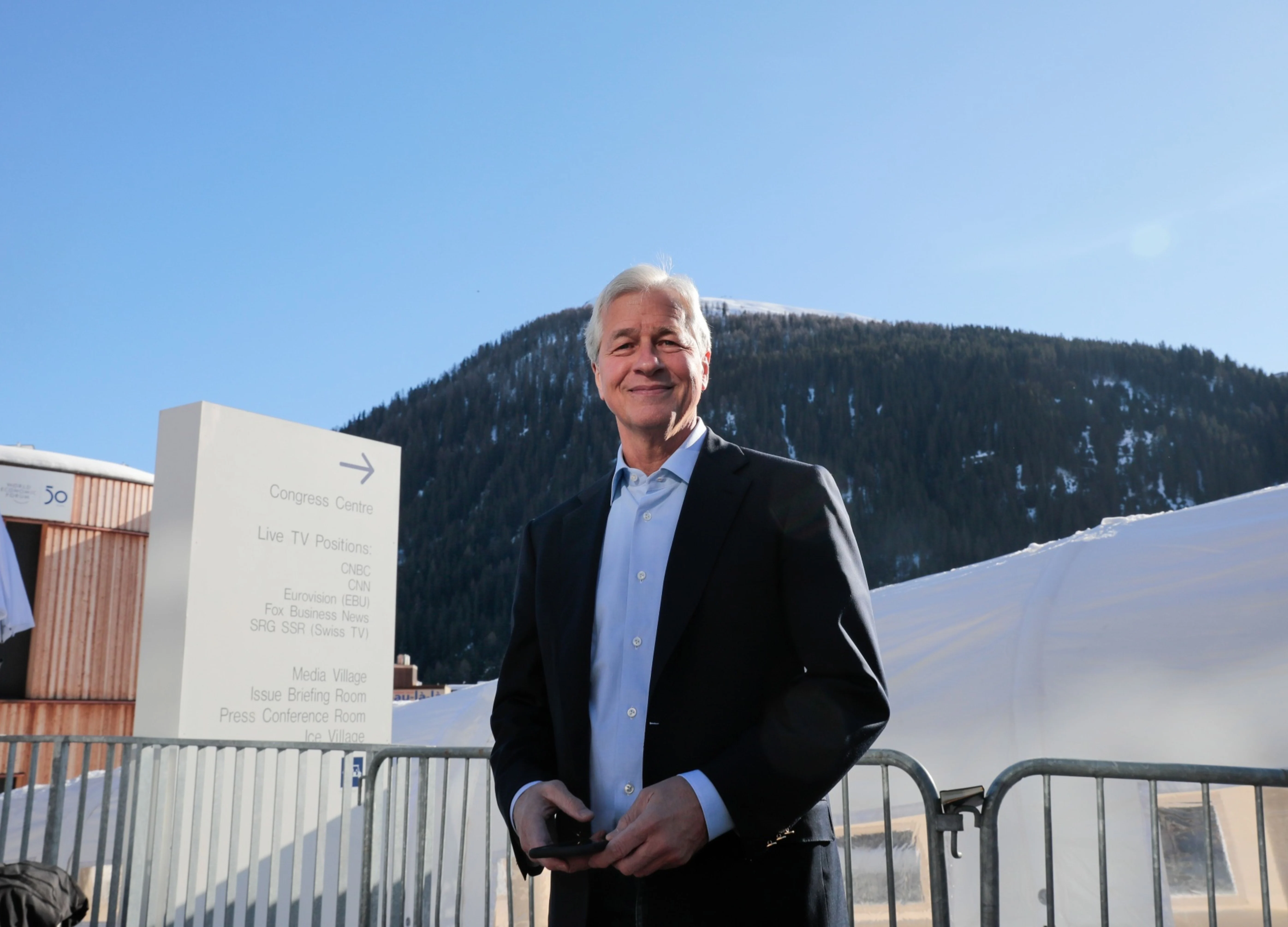 Dimon Says JPMorgan Is Looking ‘Aggressively’ at Acquisitions