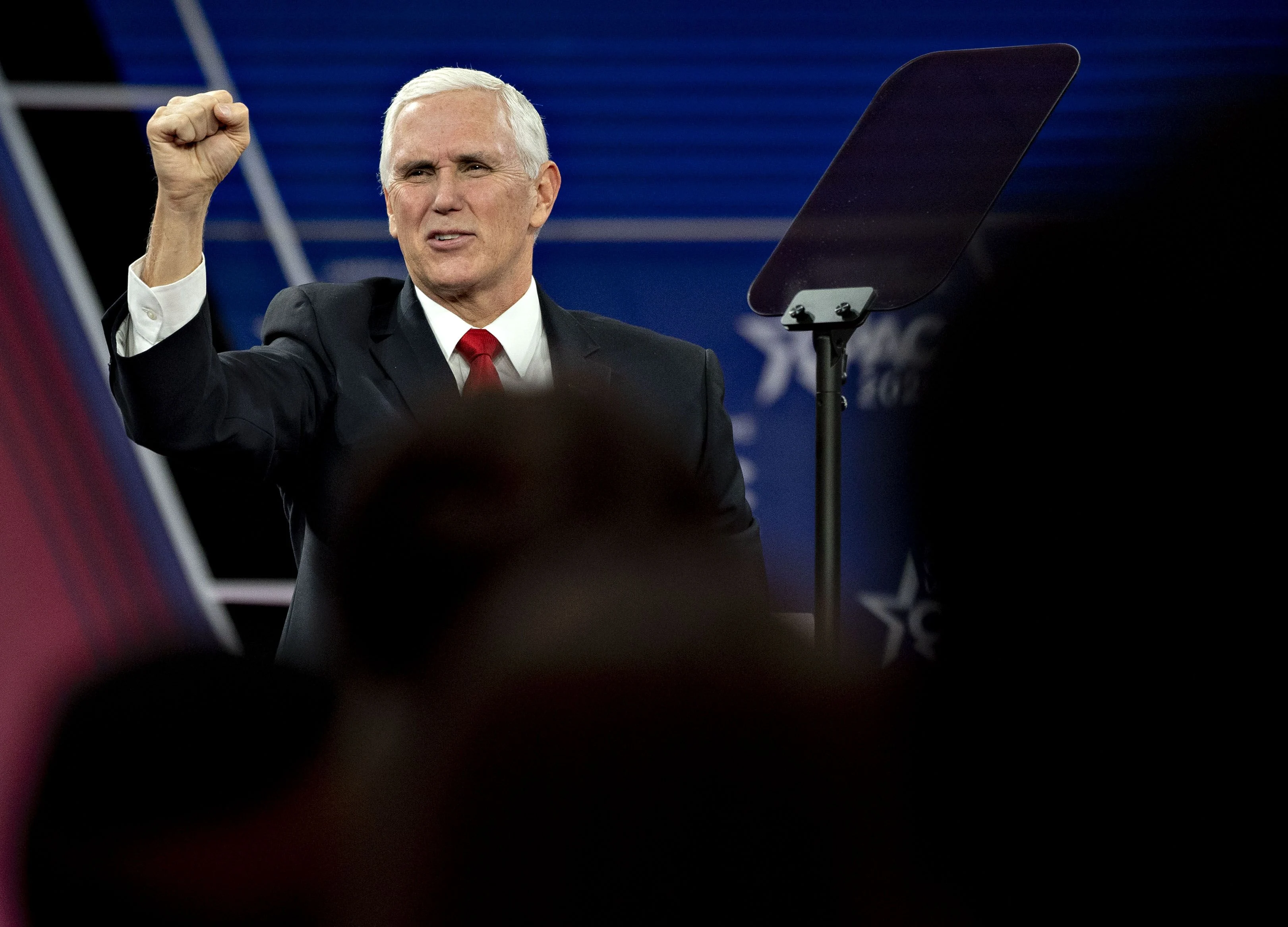 Pence Says He’s in Charge of U.S. Virus Response, Not HHS’s Azar