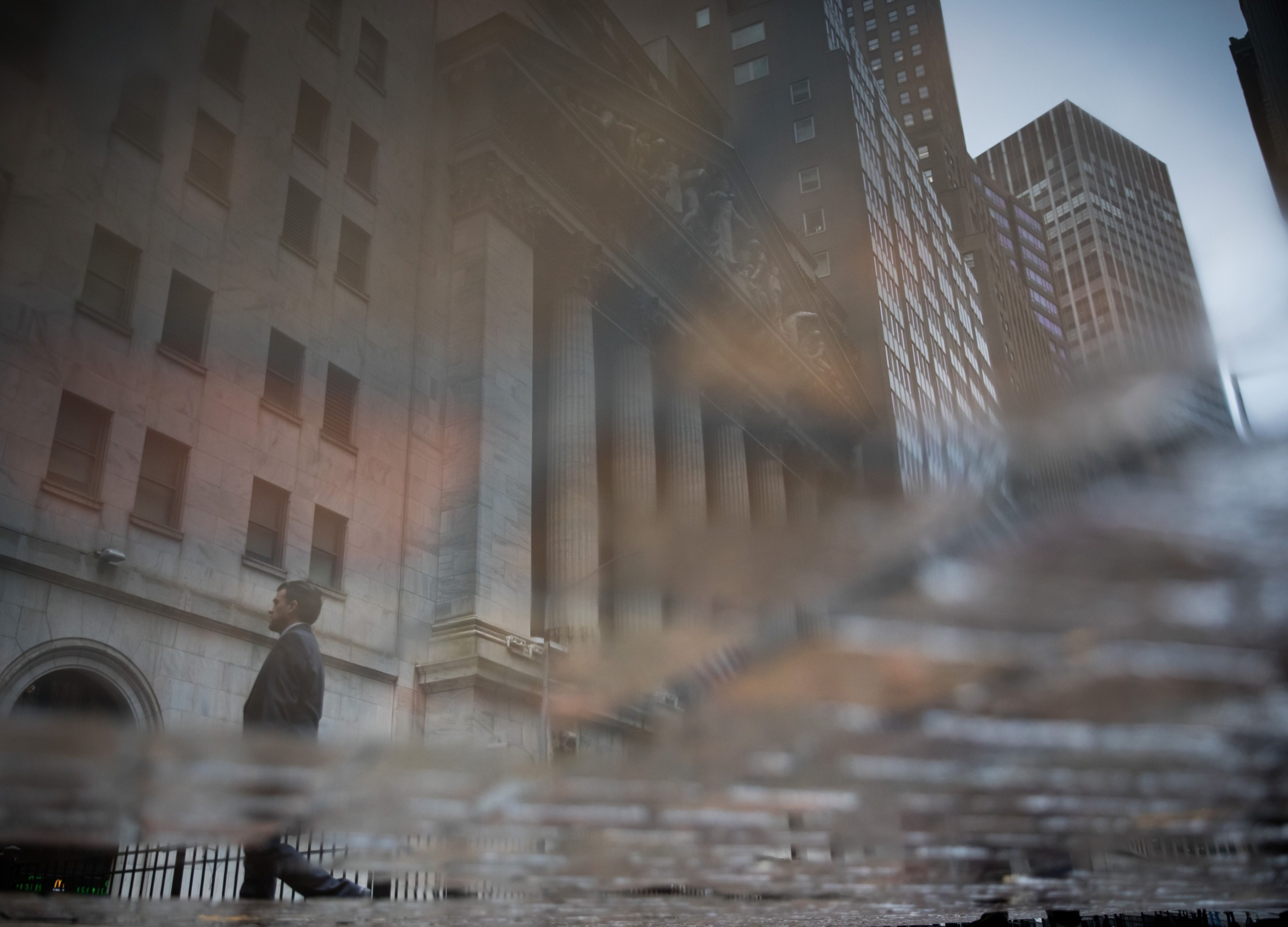 Five Hundred Points in 45 Minutes: Dow Close Runs Street Ragged