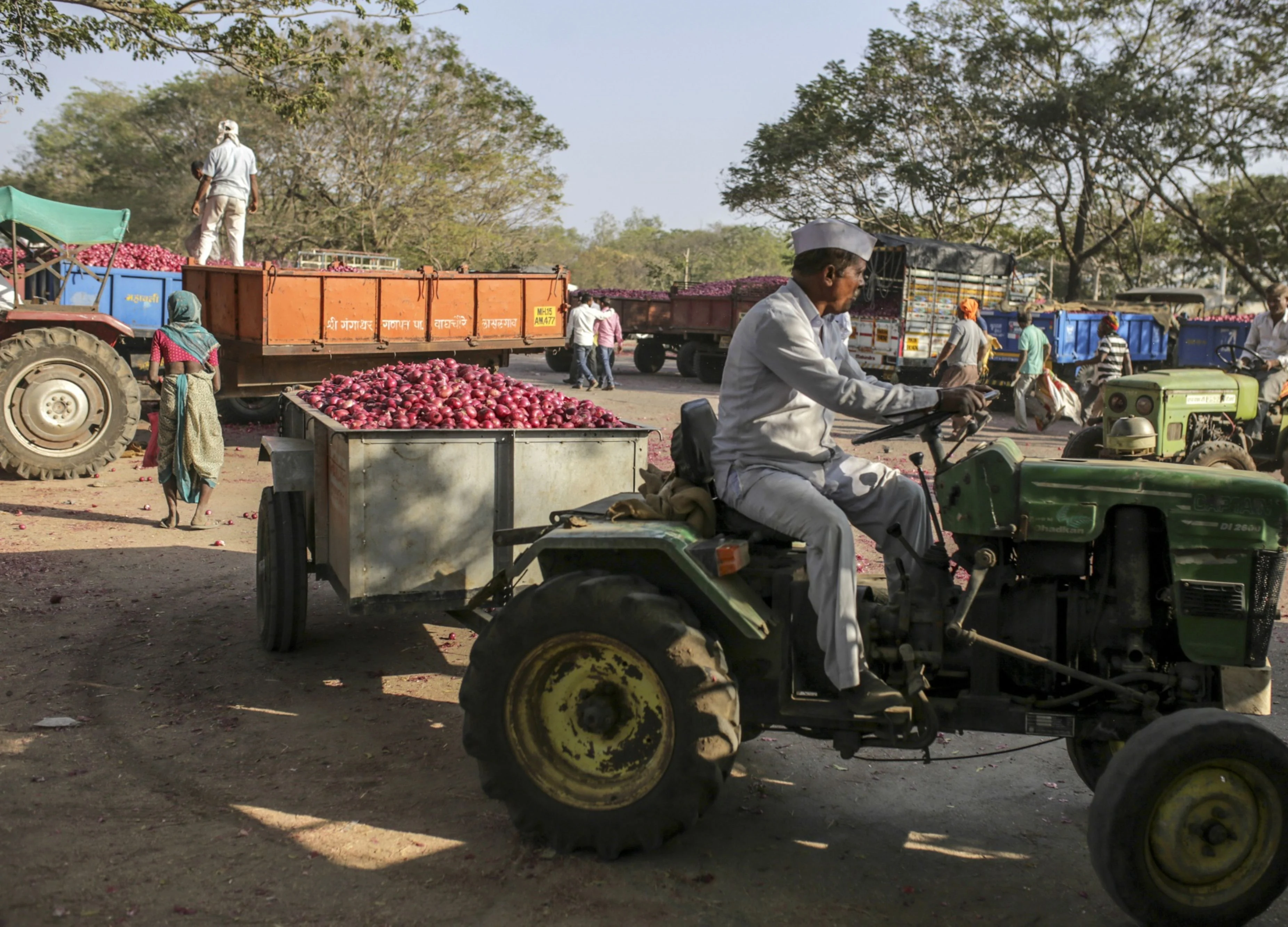 Agriculture Minister Asks West Bengal Government To Join PM-Kisan Scheme
