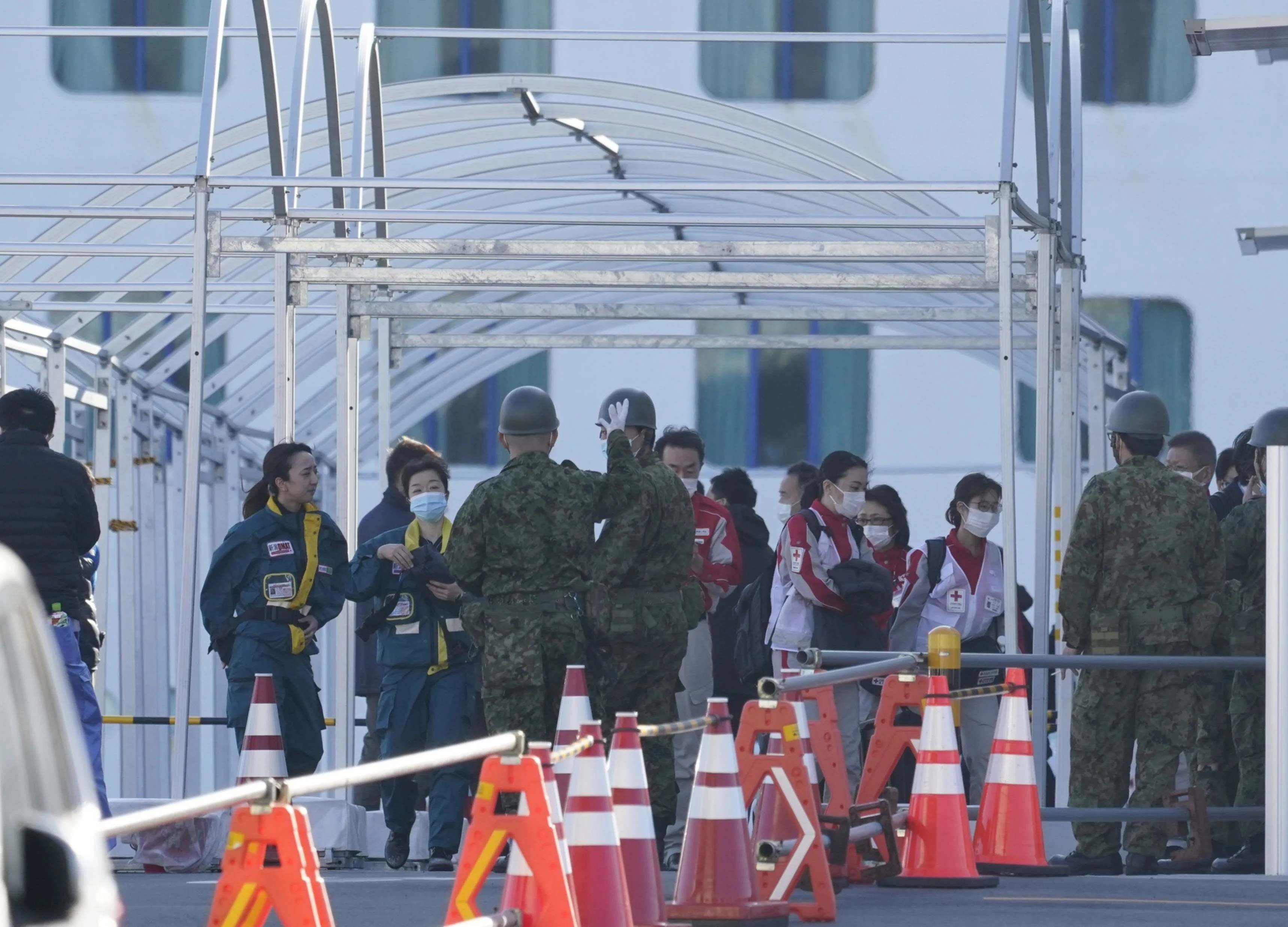 Virus Surge in Japan Risks Undoing Abe’s Efforts to Woo China