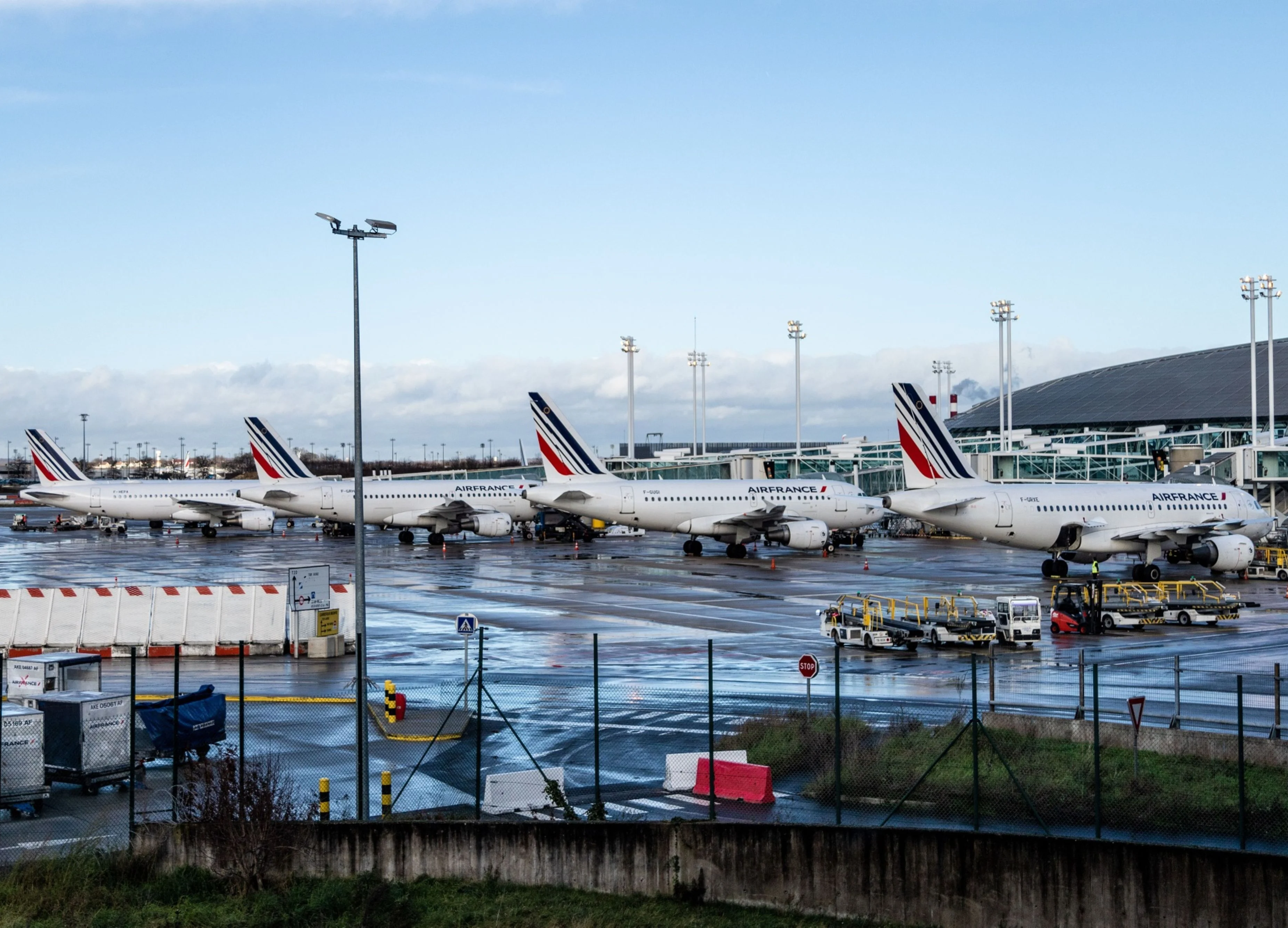 World’s Airlines Savaged Anew by Trump Travel Clampdown
