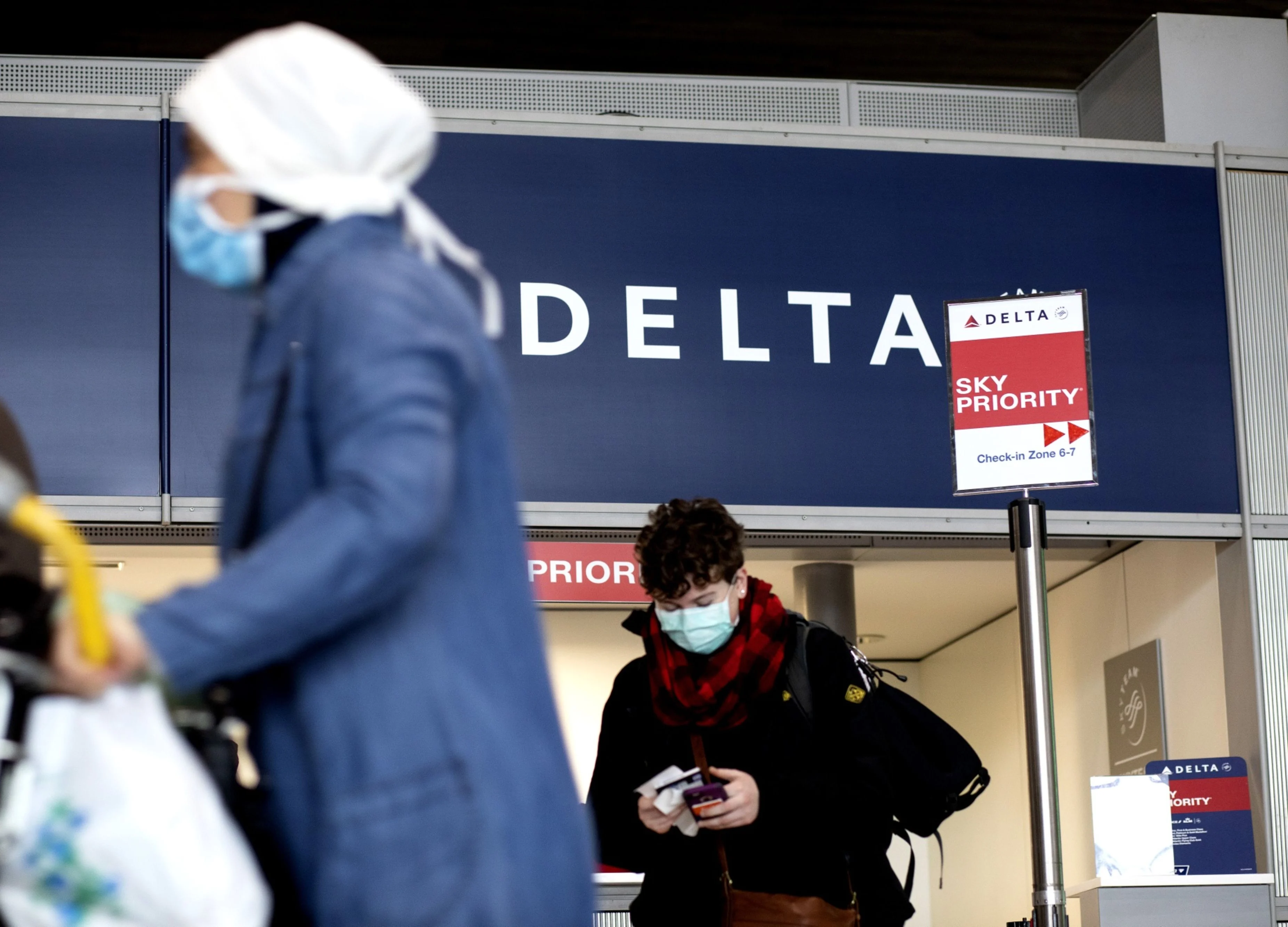 Delta, American Air in Talks to Borrow Billions Amid Pandemic