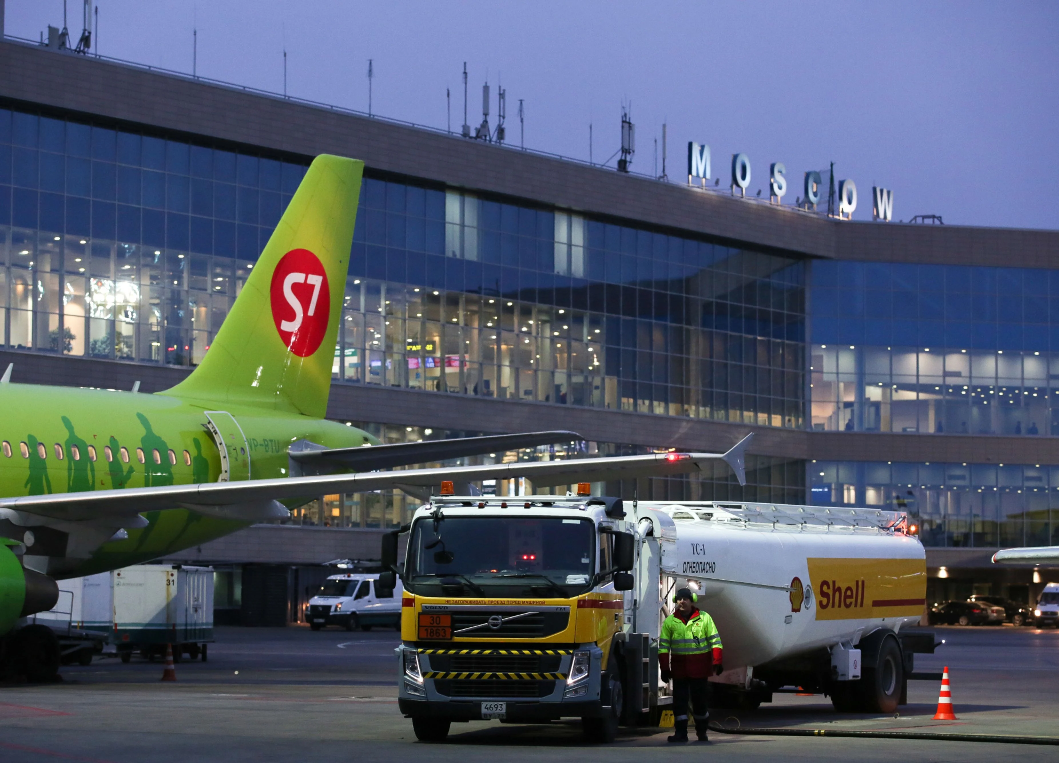 Glut of Jet Fuel Is on Brink of Overwhelming Global Storage