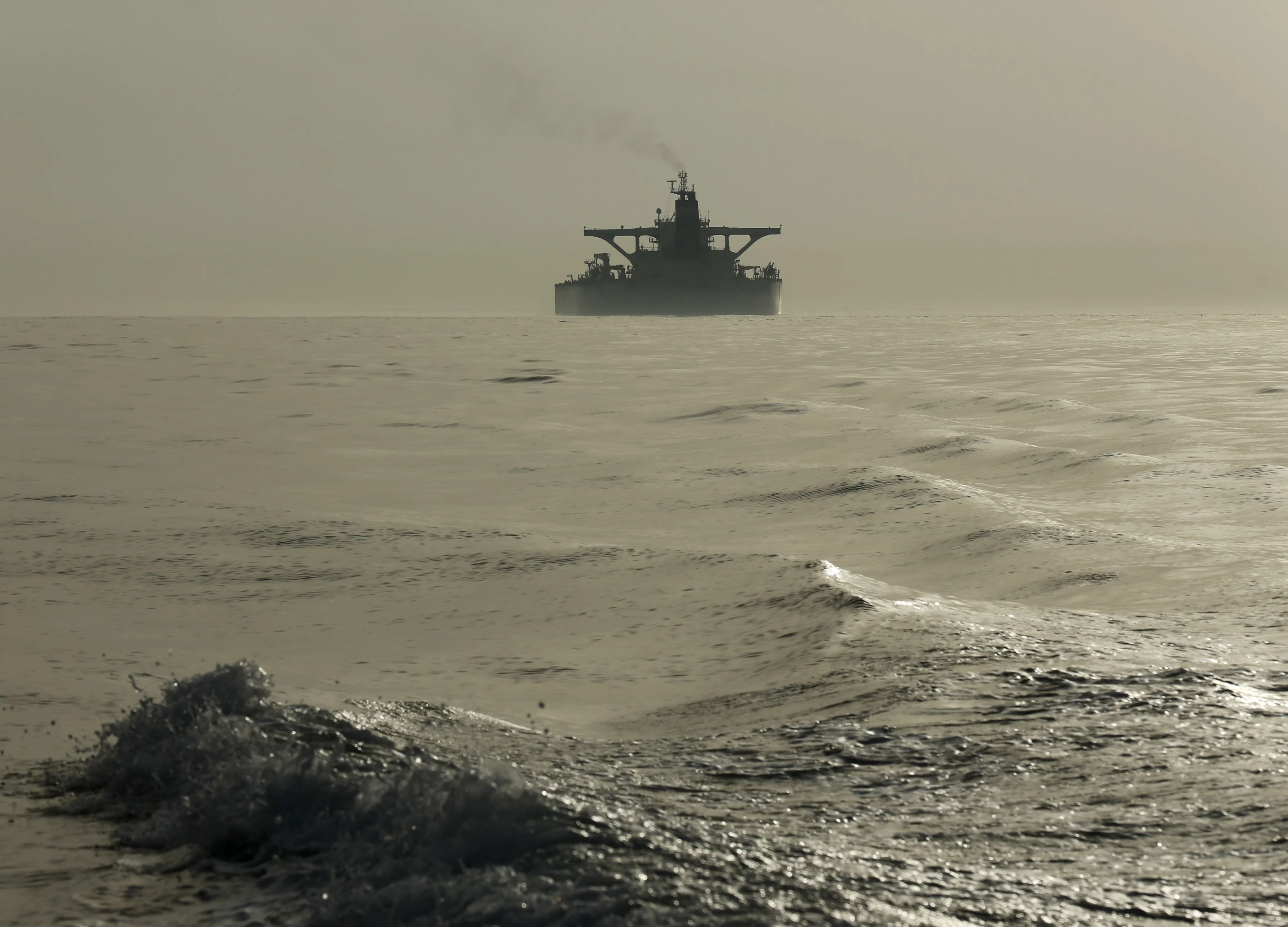 Oil Looks Into Abyss as Virus Threatens Demand Contraction