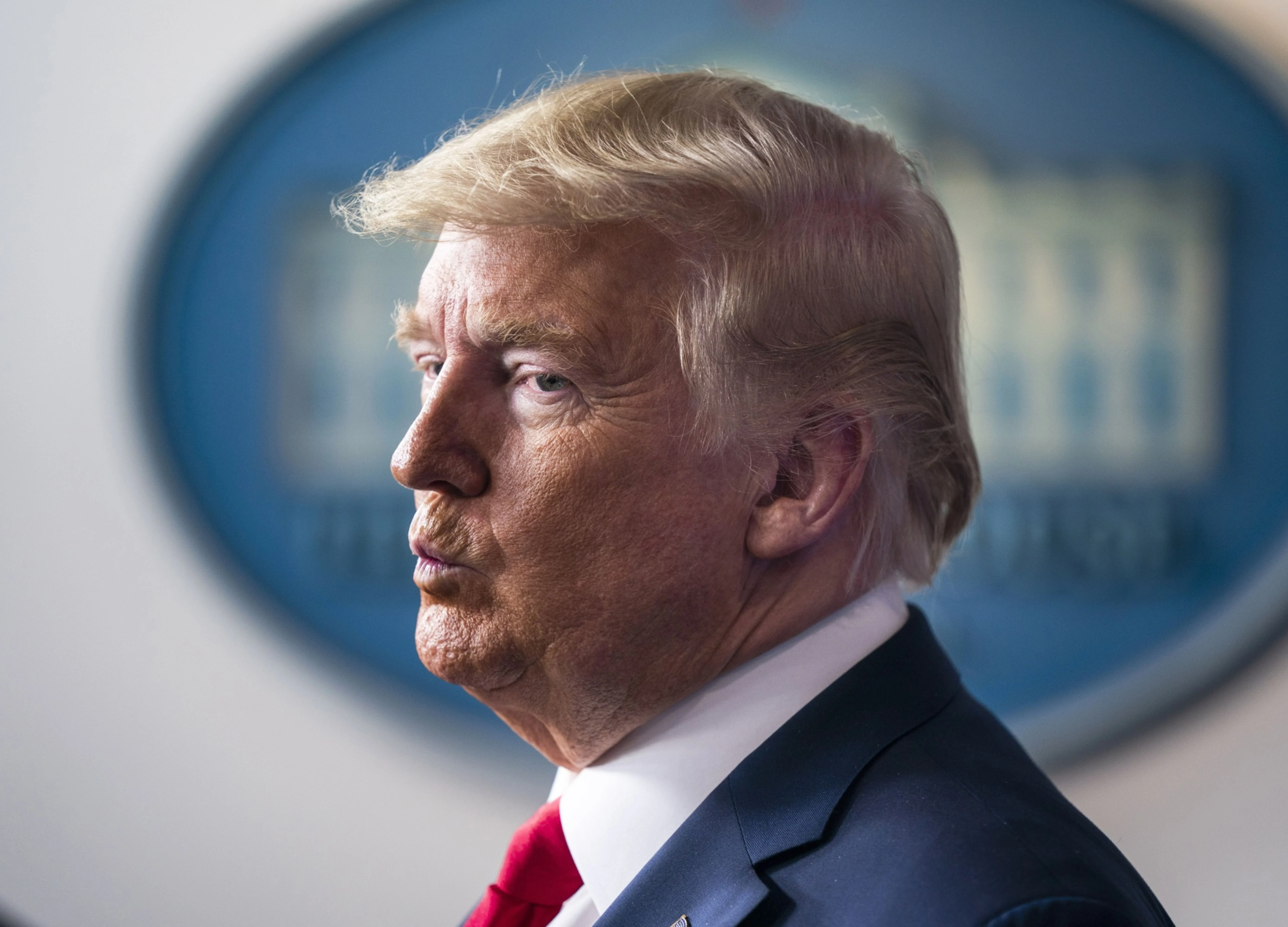 Trump Weighs Easing Stay-at-Home Advice to Curb Economic Rout