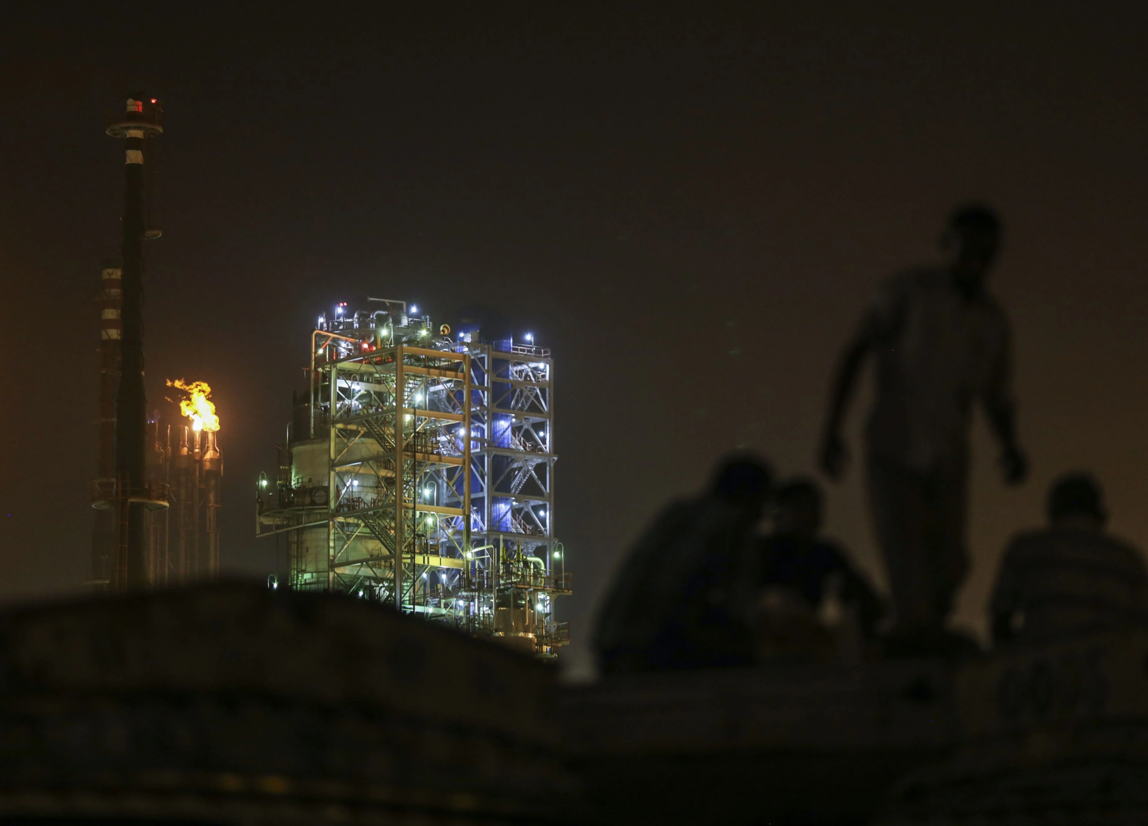 India Seeks Bids to Sell BPCL, Keeps State Players Out