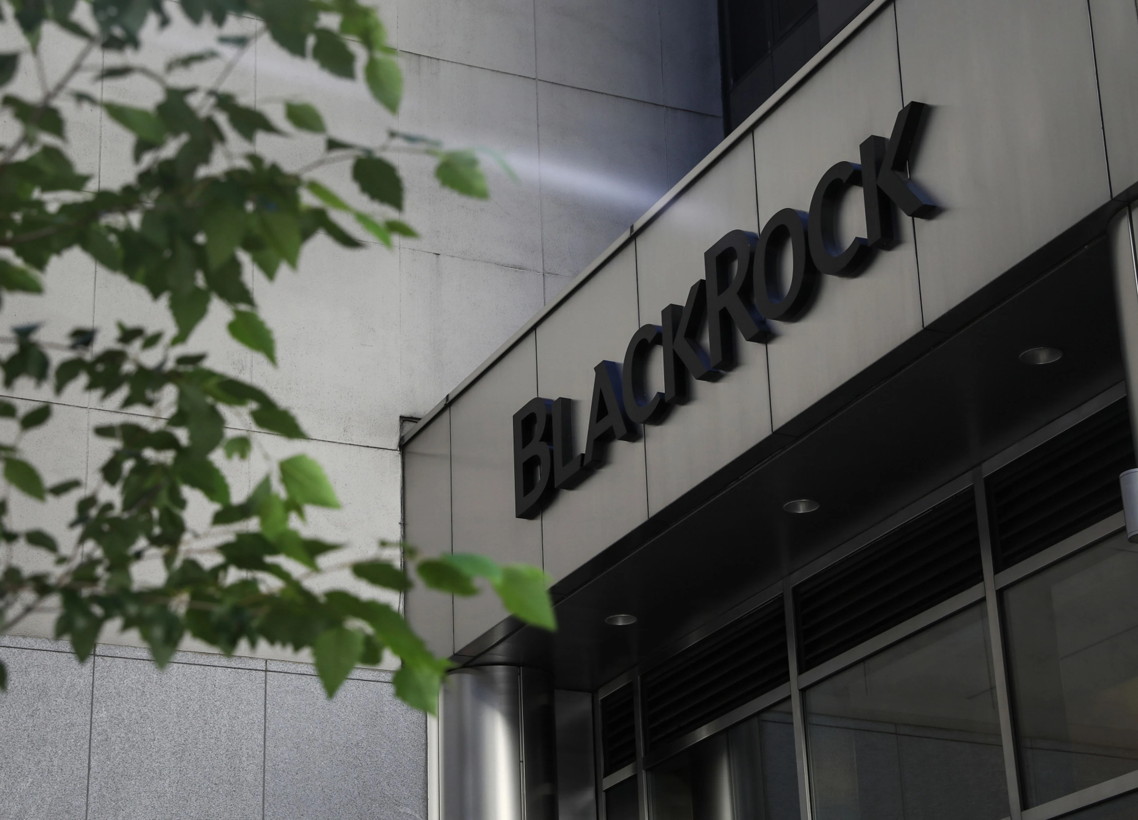 Fed Enlists BlackRock In Its Massive Debt-Buying Programs