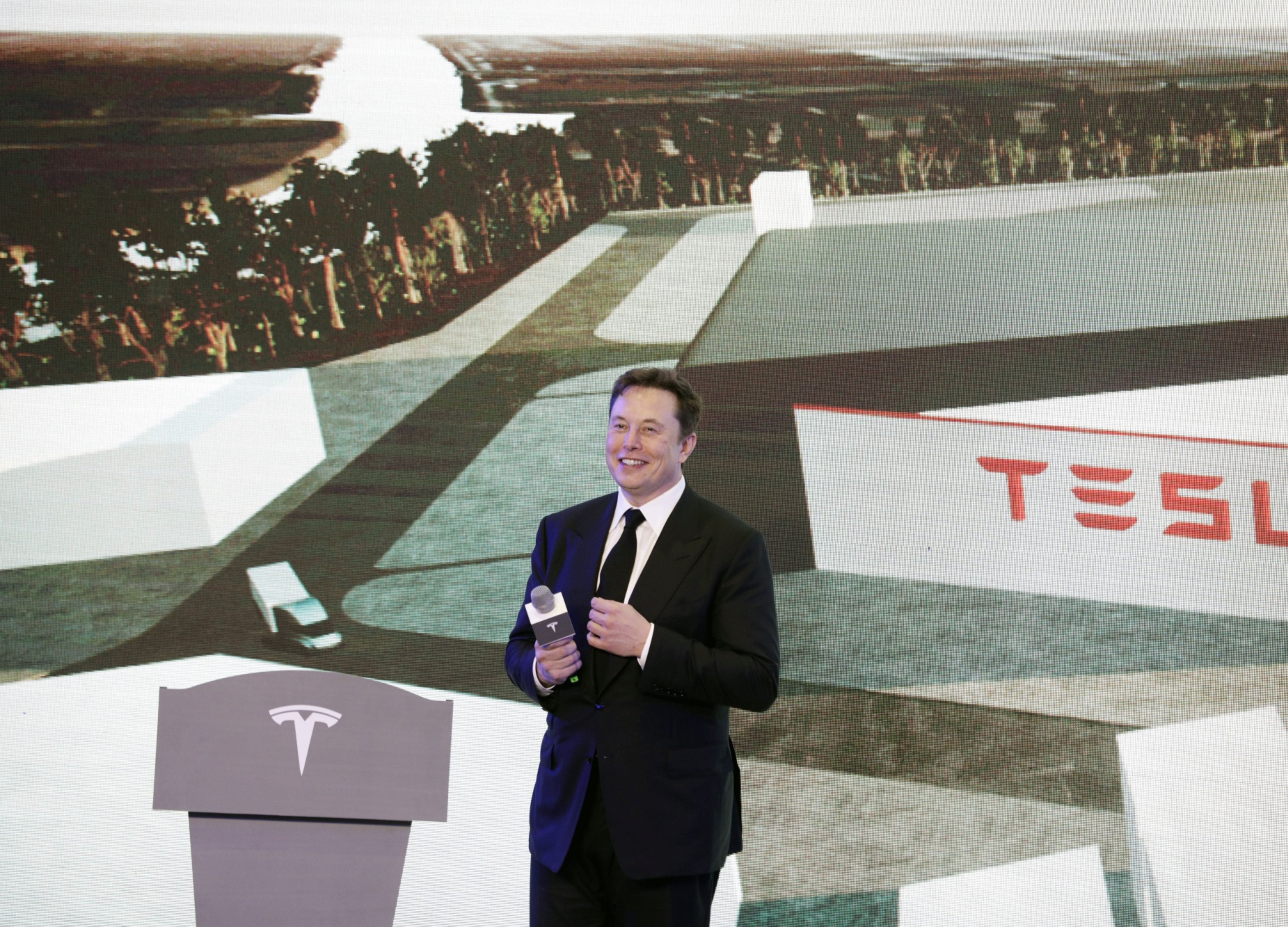 Musk’s Meeting With Saudis Bedevils Defense of Tweet-Fraud Suit