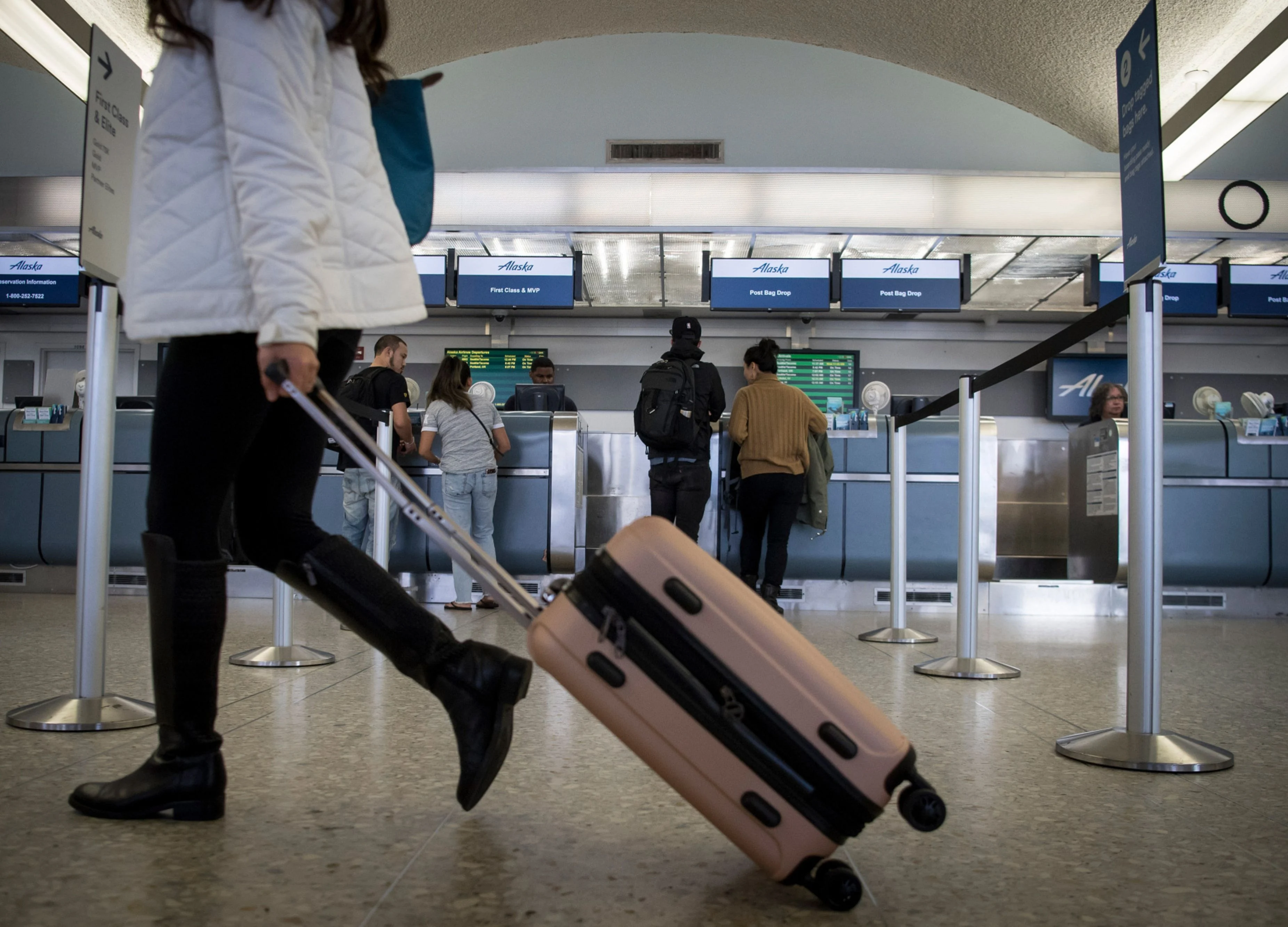 U.S. Banks Expand Travel Curbs in Response to Coronavirus