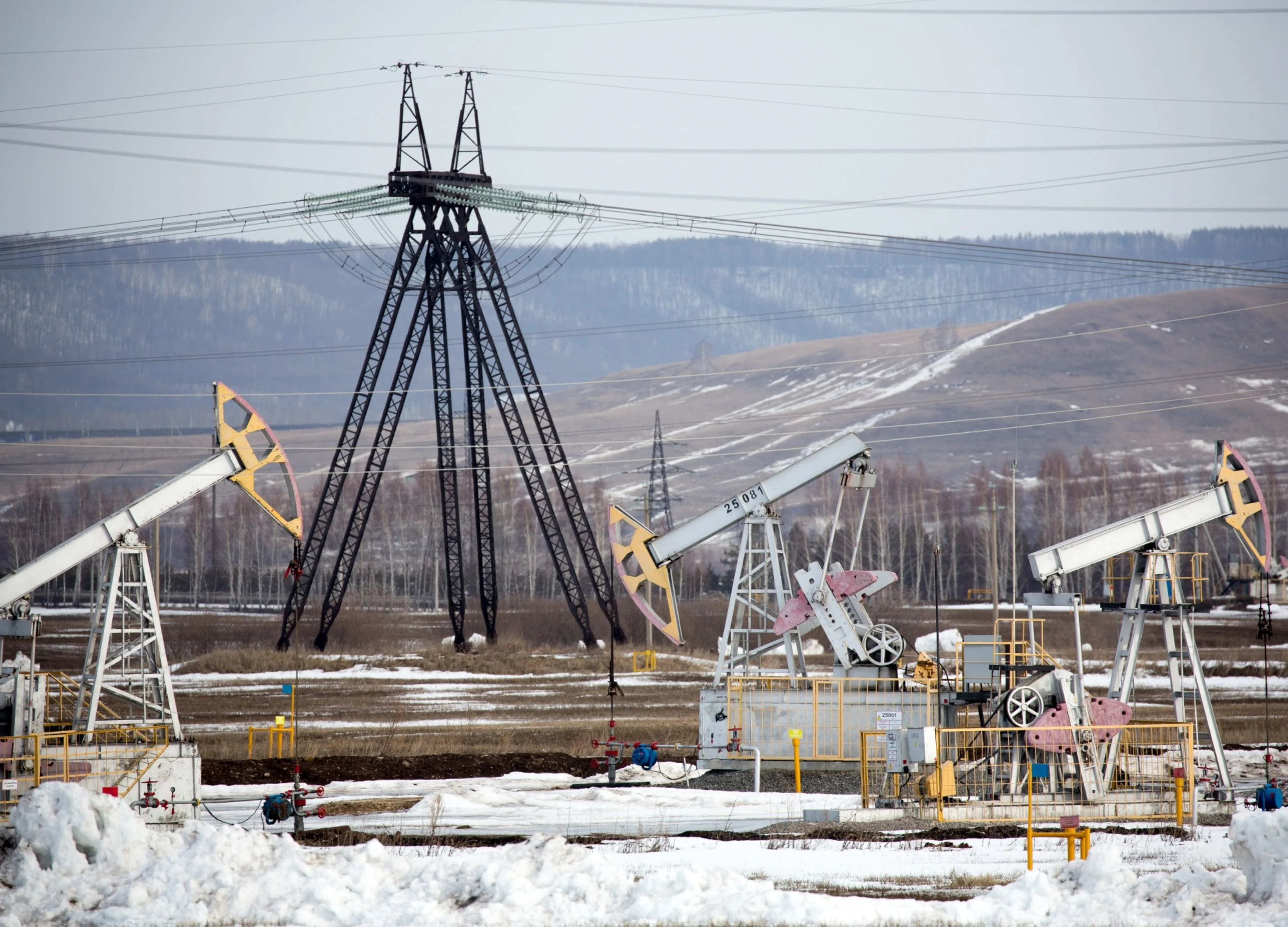 Global Oil Use Heads for Record Annual Drop as Virus Spreads