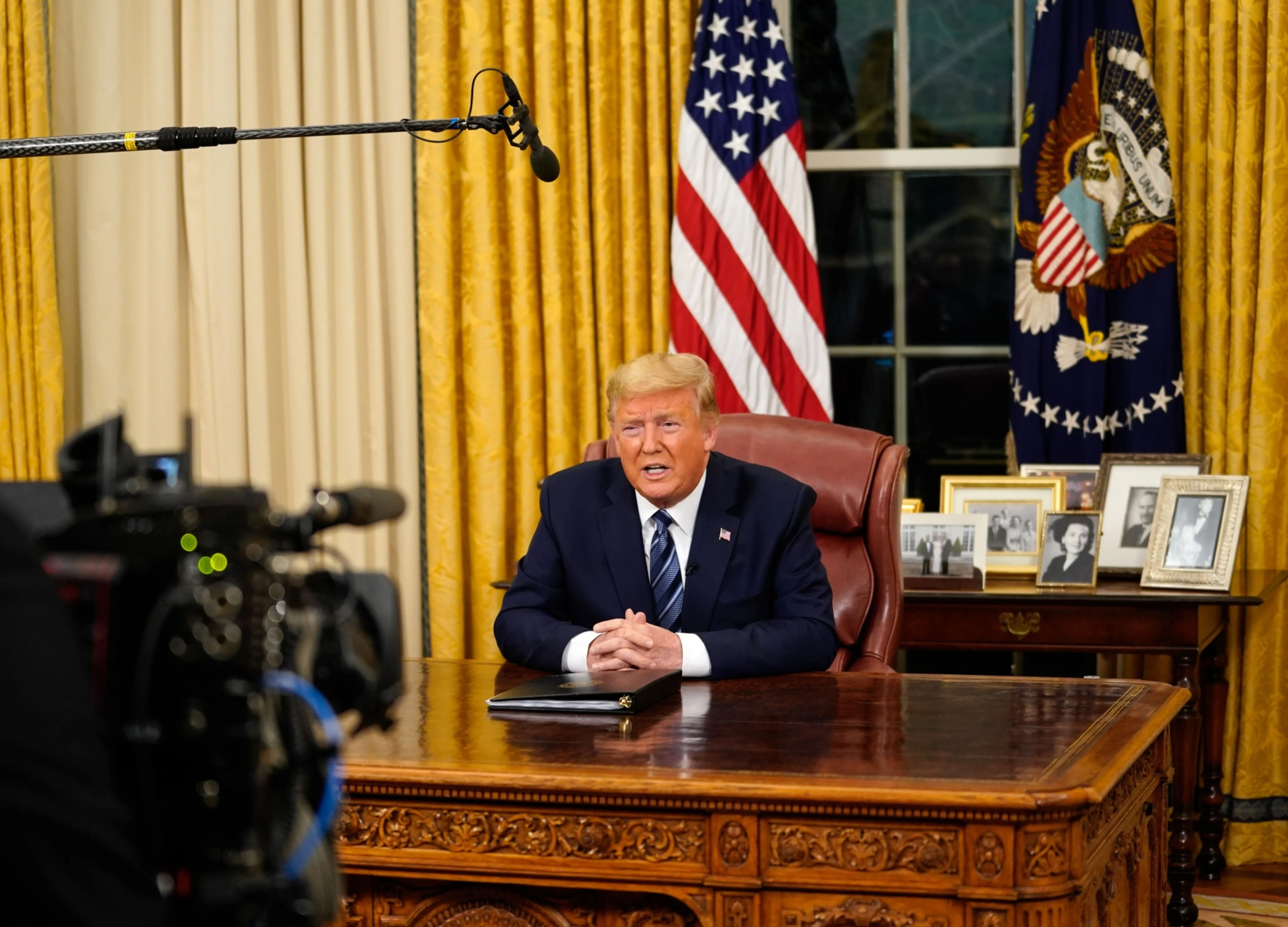 U.S. Index Futures Sink After Trump Announces Europe Travel Ban