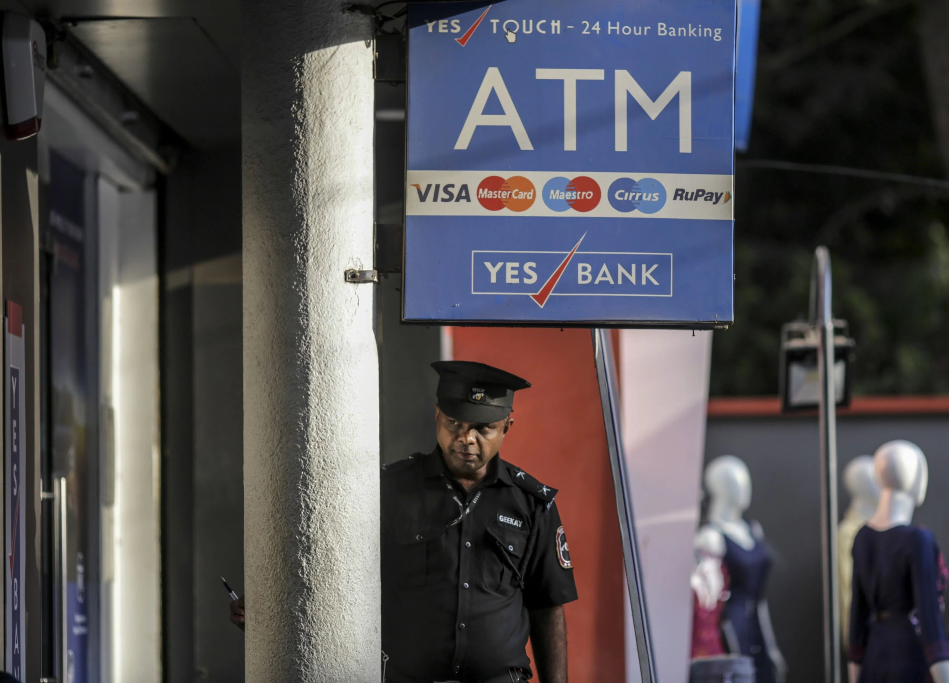 Indian Markets Tumble After RBI Takes Control of Troubled Lender