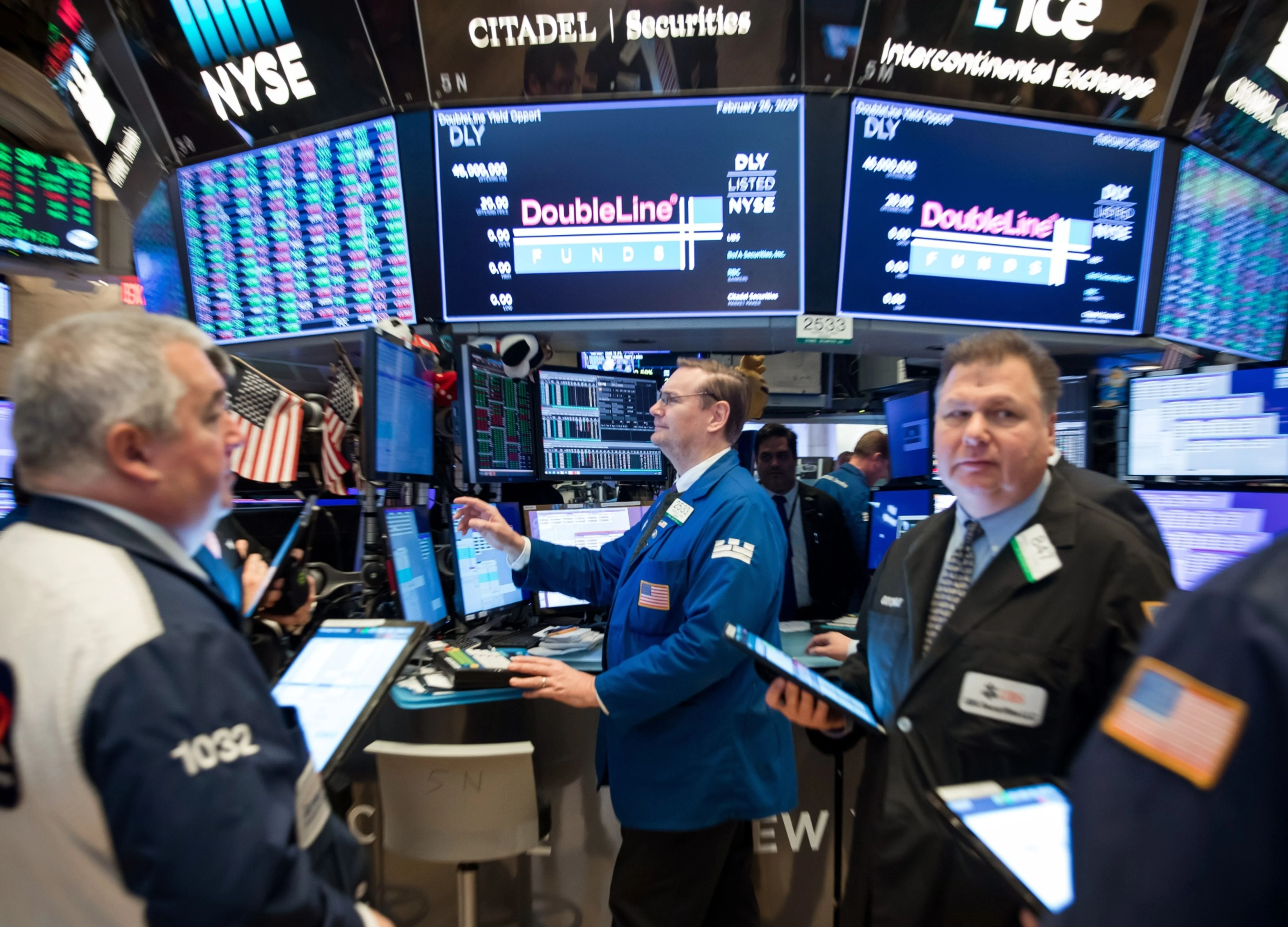 Stocks Rise for Second Day With Stimulus in Sight: Markets Wrap