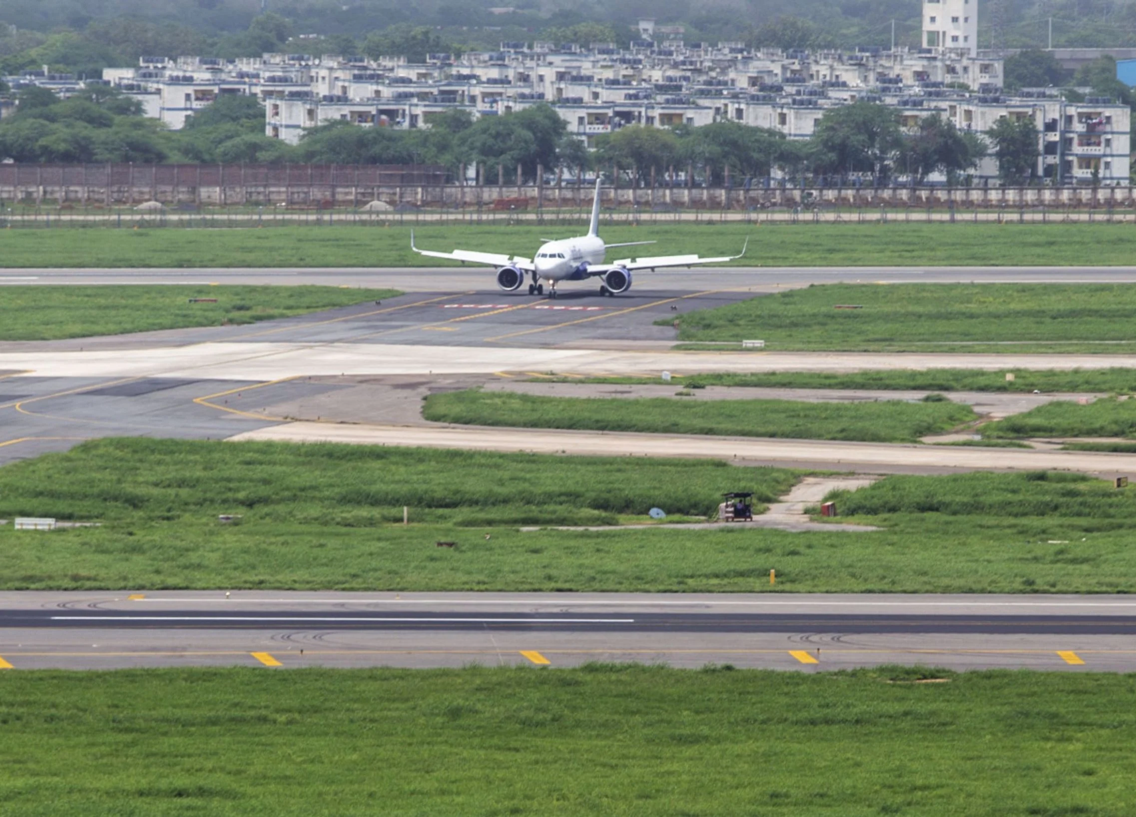 Delhi Flight Ban Confusion Shows India’s Pains to Contain Virus